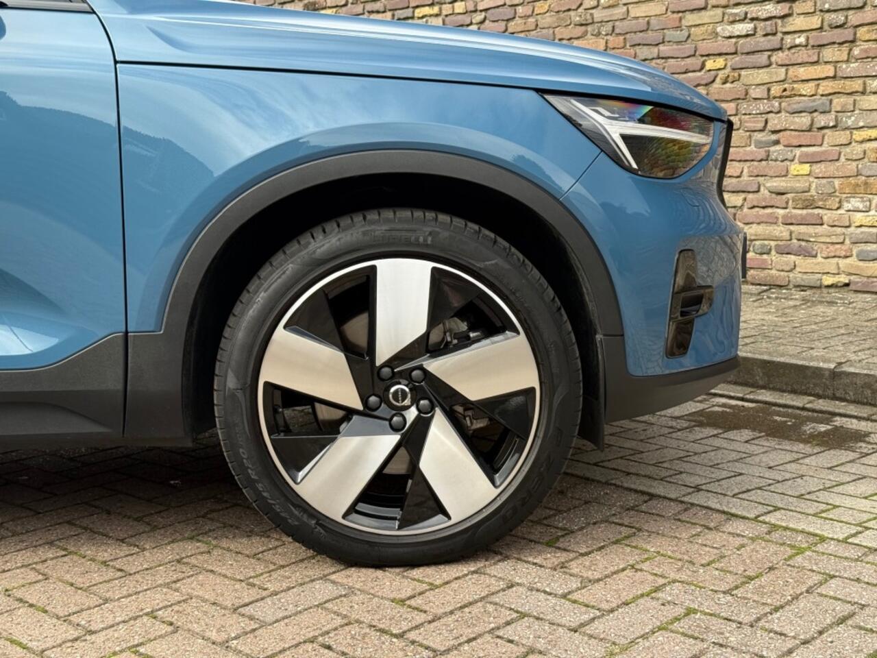 Volvo XC40 1.5 T5 Recharge R-Design Panodak Leer HenK Pilot assist Facelift