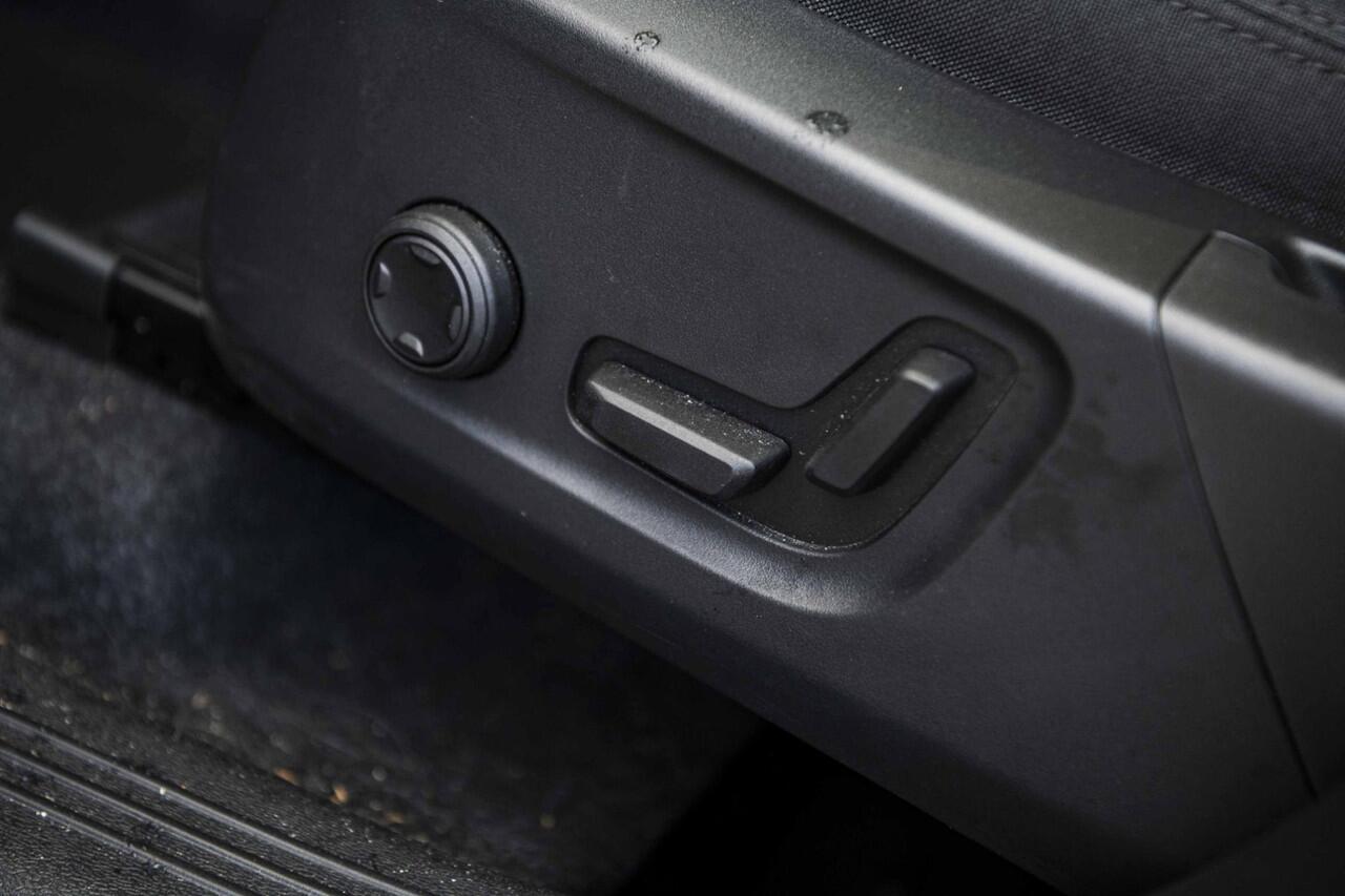 Volvo XC40 1.5 T2 Business Pro | Power Seats | Stoel en Stuurverwarming | Adaptieve Cruise Control | Dode Hoek Detectie | Parkeer Camera |