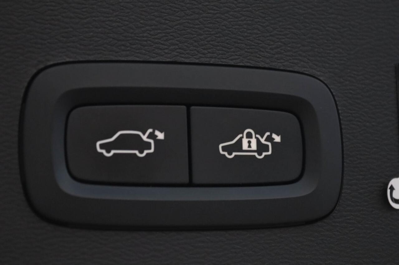 Volvo XC40 Inscription Exp. Recharge Plug-In Hybrid 2WD