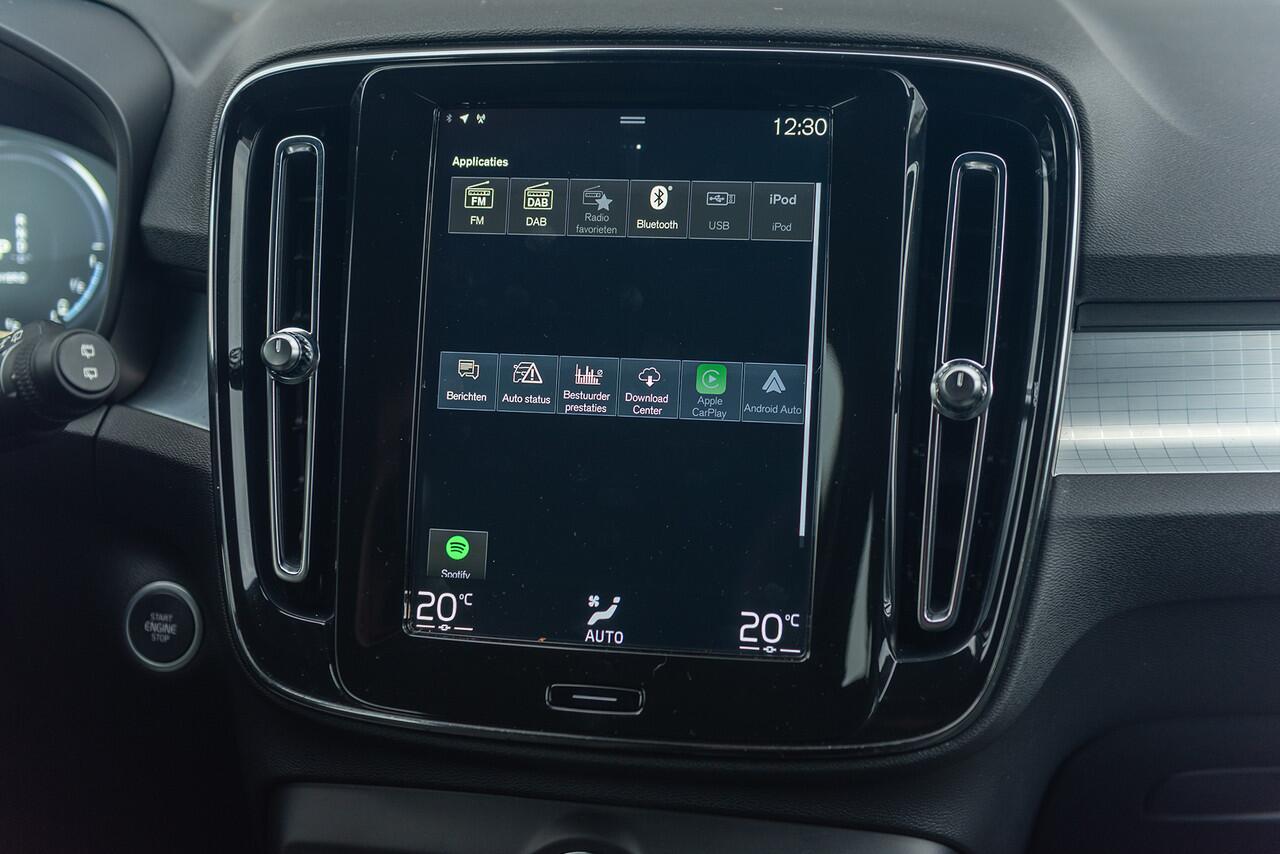 Volvo XC40 T4 Aut. Plug-in Hybrid Ultimate Bright Parkeercamera Navigatie 211pk