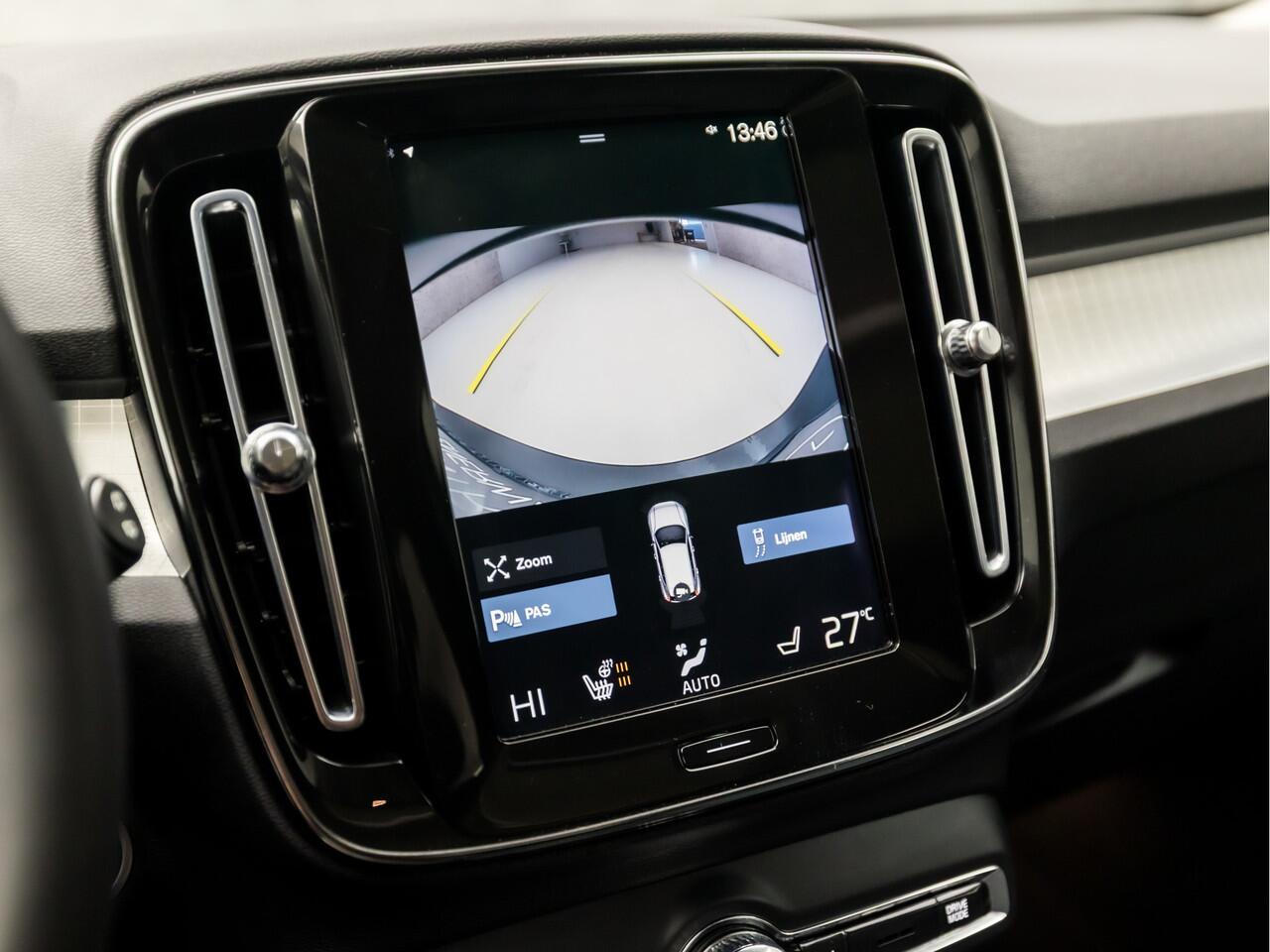 Volvo XC40 1.5 T5 Recharge Inscription 262Pk Automaat (PANORAMADAK, DEALER ONDERHOUDEN, KEYLESS ENTRY, APPLE CARPLAY, STUUR/STOEL VERWARMING, STANDKACHEL, SPORTSTOELEN, NIEUWSTAAT)