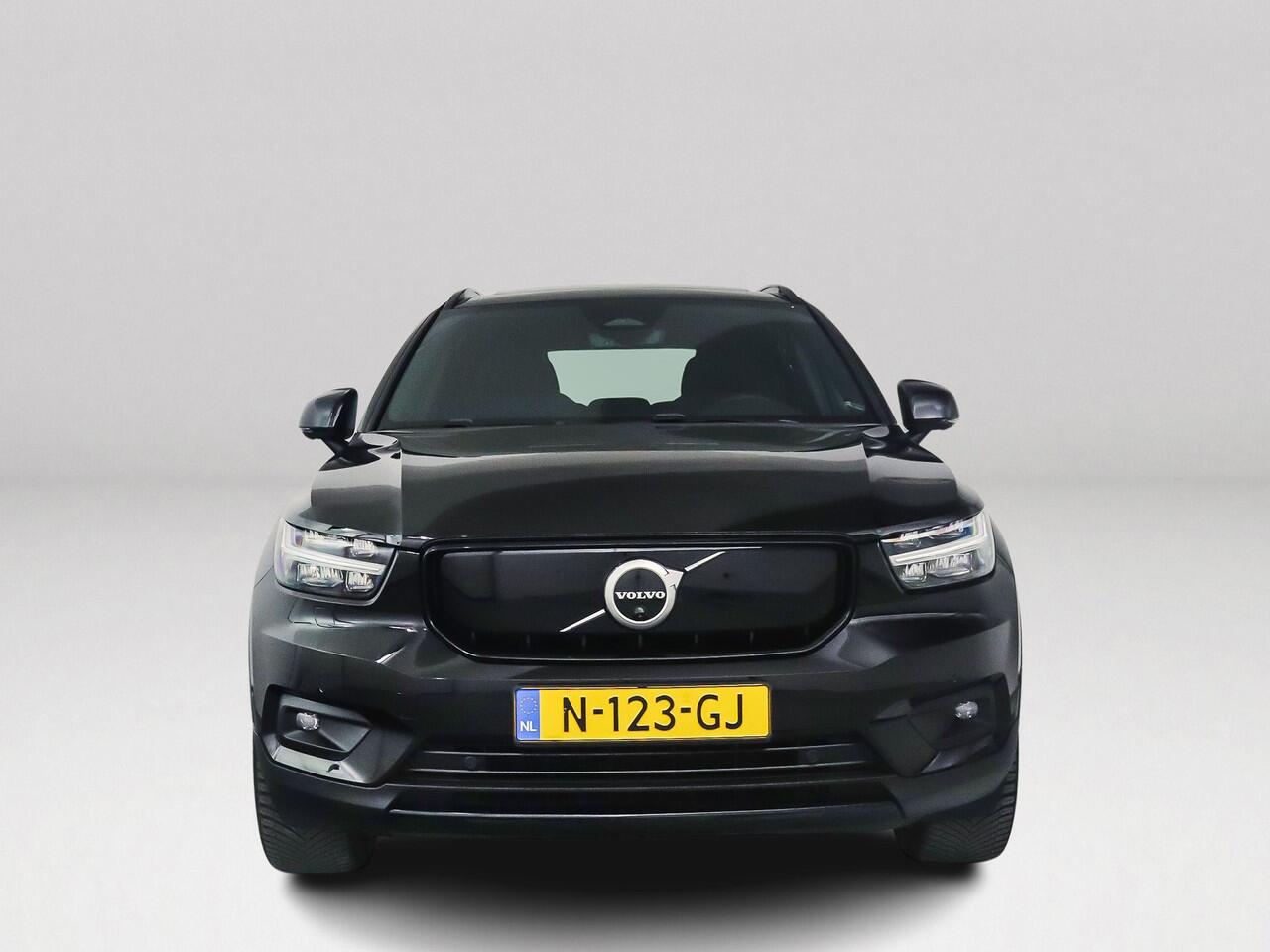 Volvo XC40 Recharge Twin Pro | Panoramadak | 360° camera | Harman Kardon | Stoel- en Stuurverwarming | Trekhaak