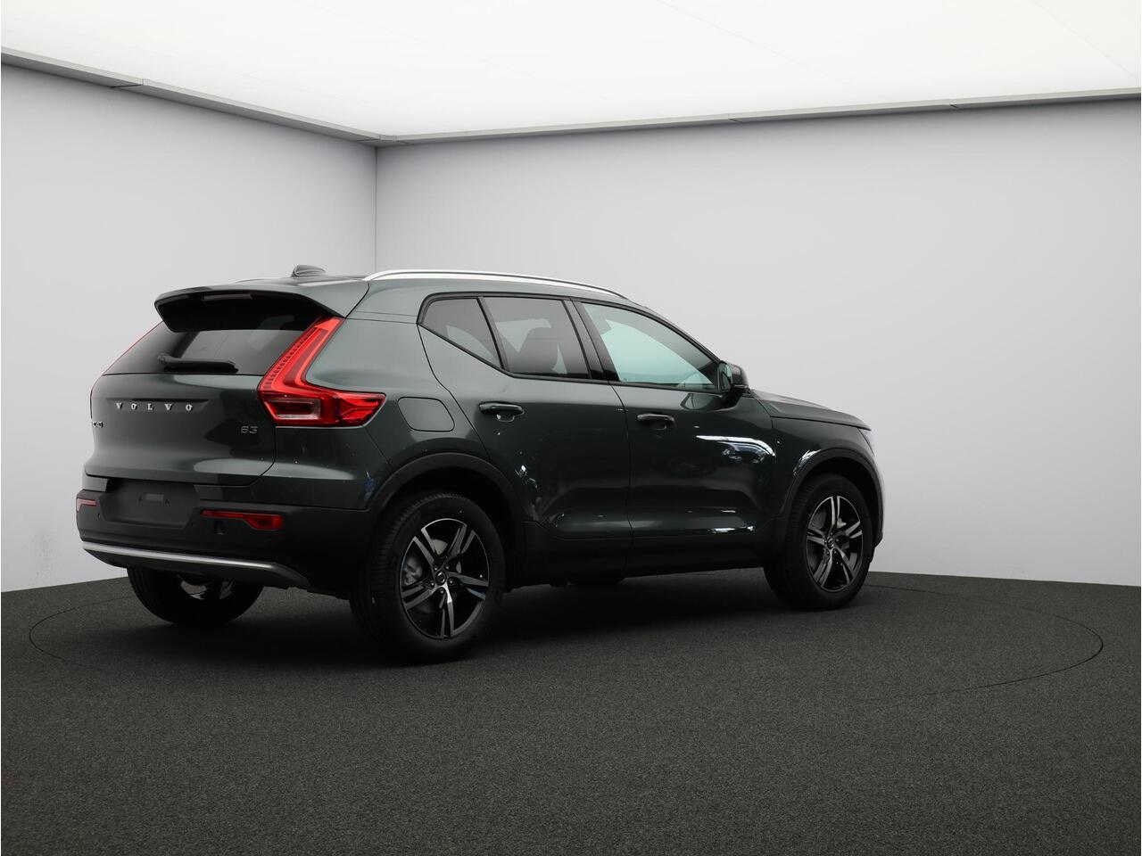 Volvo XC40 2.0 B3 Business Edition / Harman Kardon / Stoel+Stuurverwarming / Adaptive Cruise / Getint Glas / Keyless / BLIS / Pilot Assist / Parkeercamera /