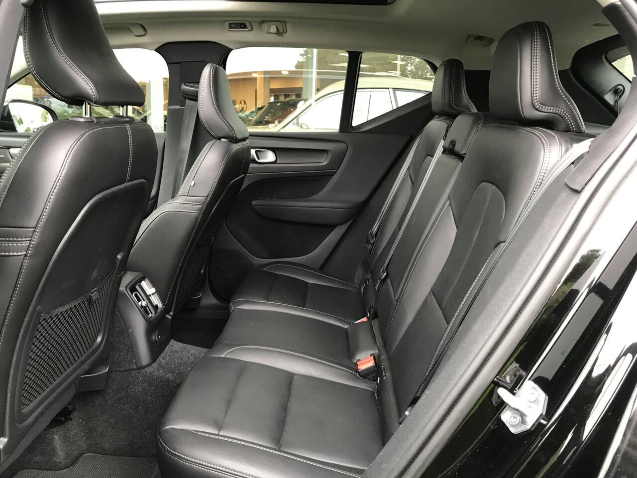 Volvo XC40 1.5 T5 Recharge Inscription | Rijklaar incl 12 mnd Bovag | Panoramadak Keyless Harman/Kardon 360 camera