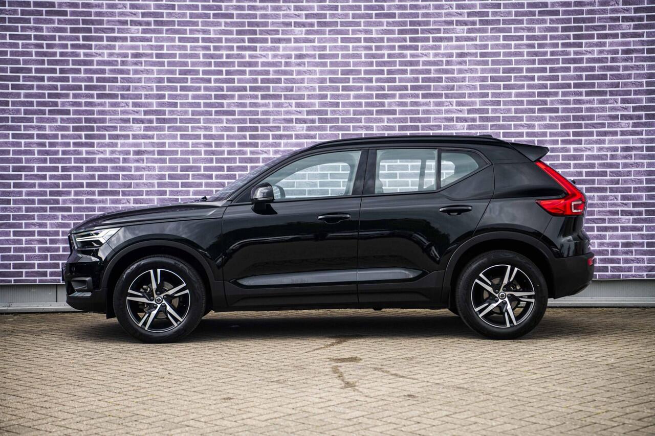 Volvo XC40 1.5 T2 R-Design | Adaptieve Cruise Control | Dode Hoek Detectie | Parkeer Camera | Parkeersensoren Voor en Achter |