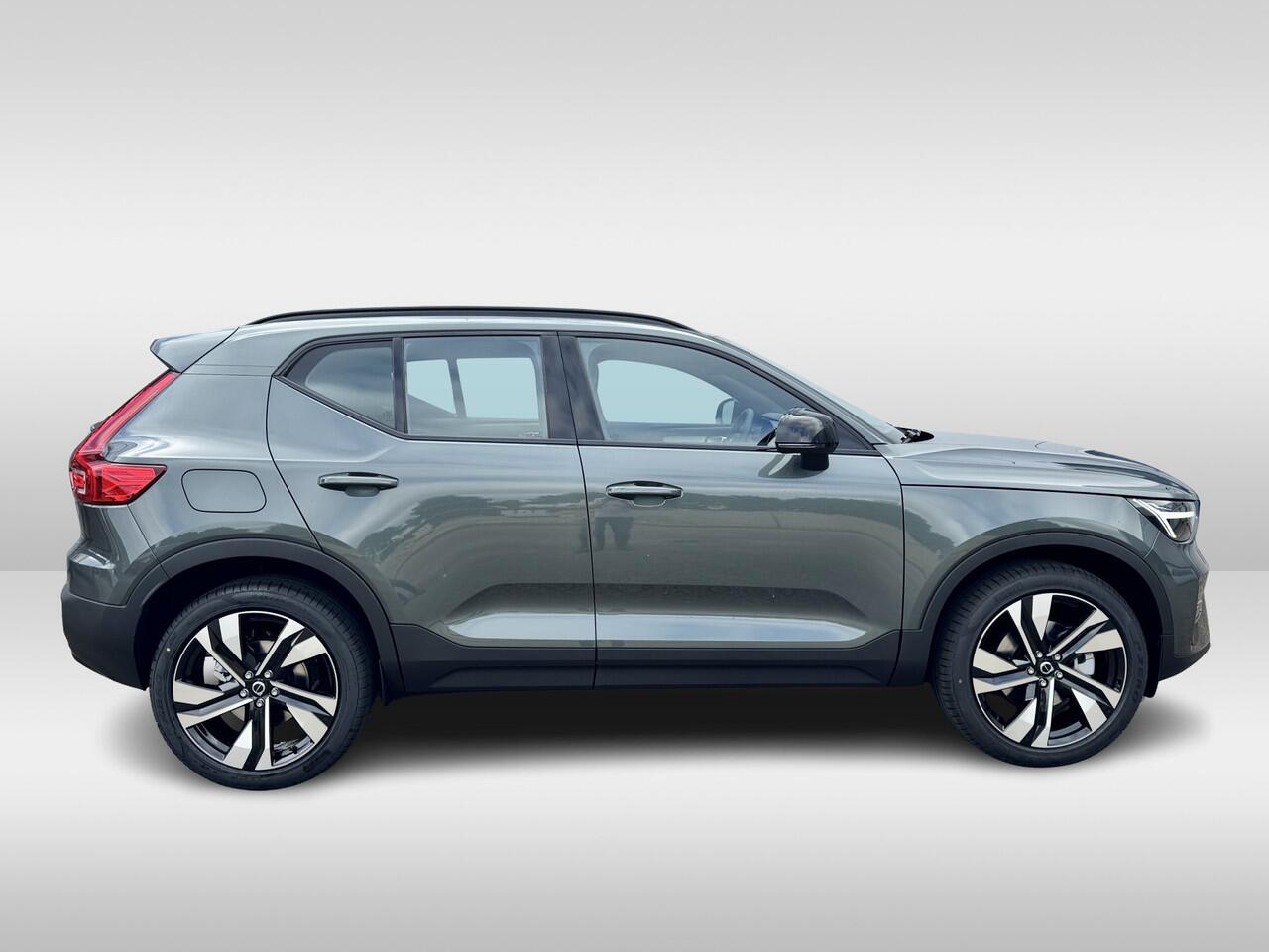 Volvo XC40 2.0 B4 Automaat Plus Dark Lounge | 20'' Wielen | Forest Lake