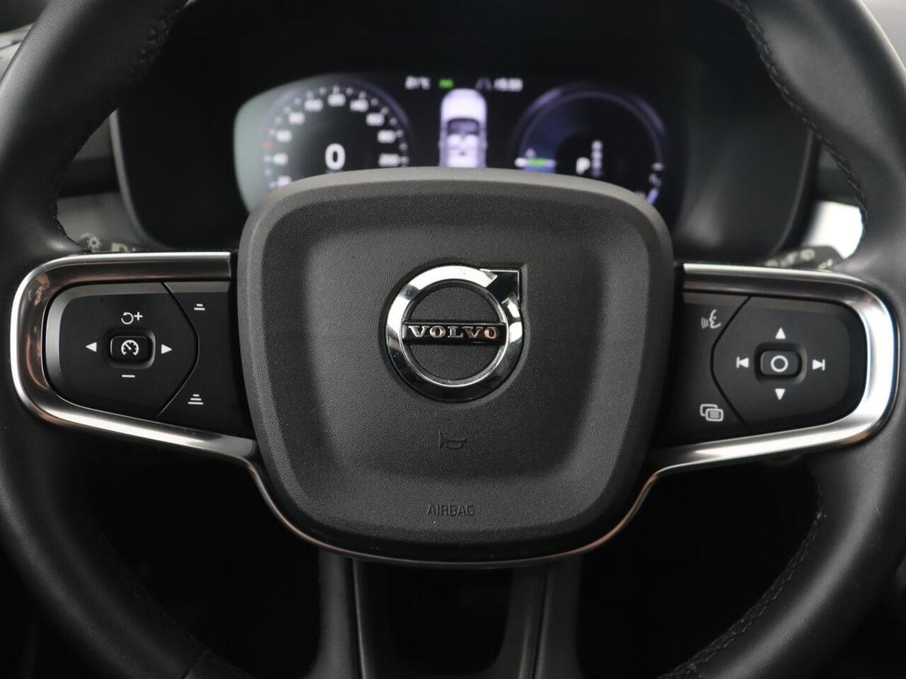 Volvo XC40 1.5 T4 Recharge Inscription | Stoel & stuurverwarming | Full LED | Carplay | Navigatie | DAB | Cruise control | Climate control | PHEV | Plug In