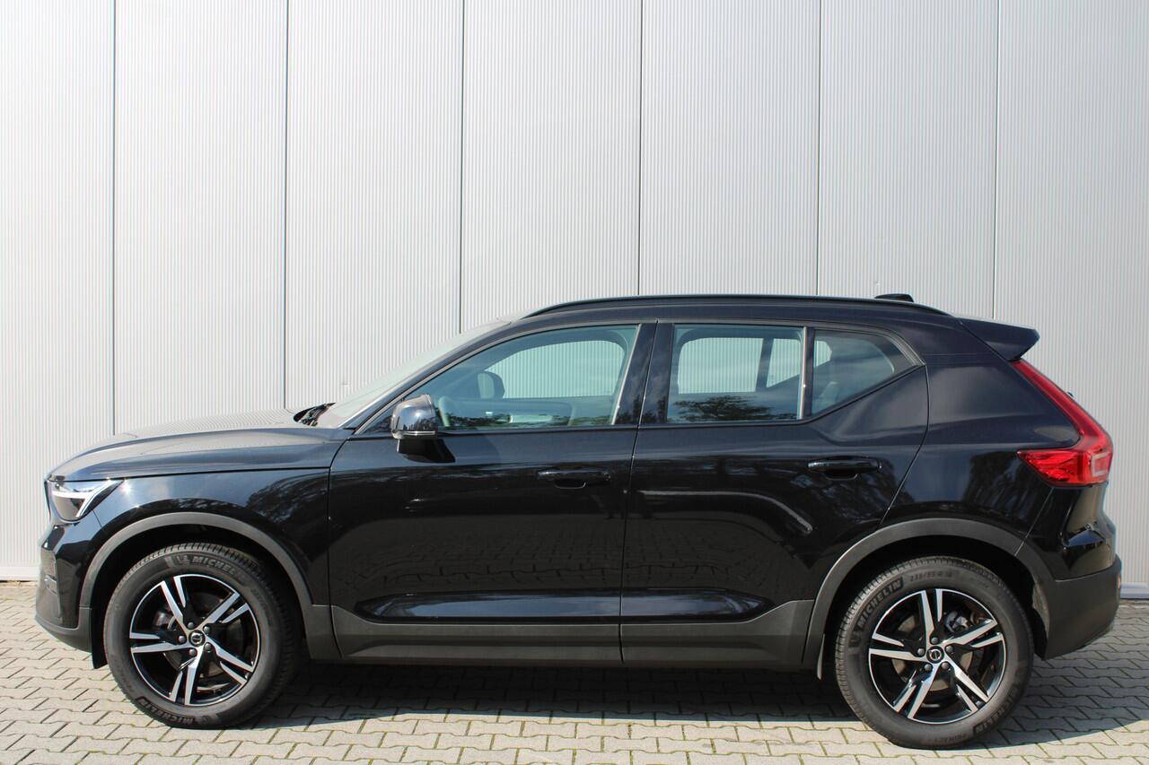 Volvo XC40 B4 Plus Dark | El. Bestuurders stoel | Trekhaak | Harman Kardon