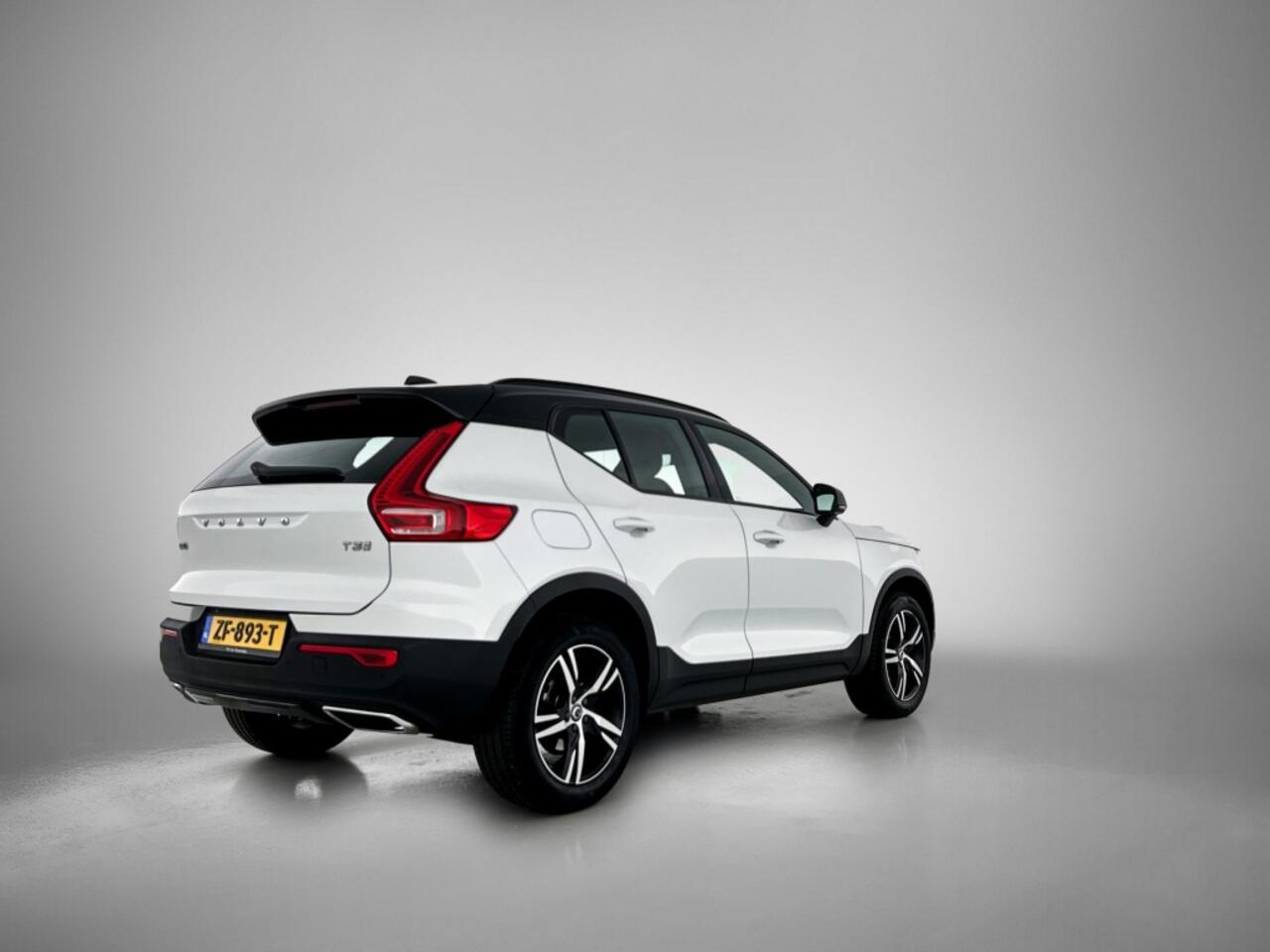 Volvo XC40 T3 Geartronic R-Design | Adaptive cruise | Trekhaak | Climate