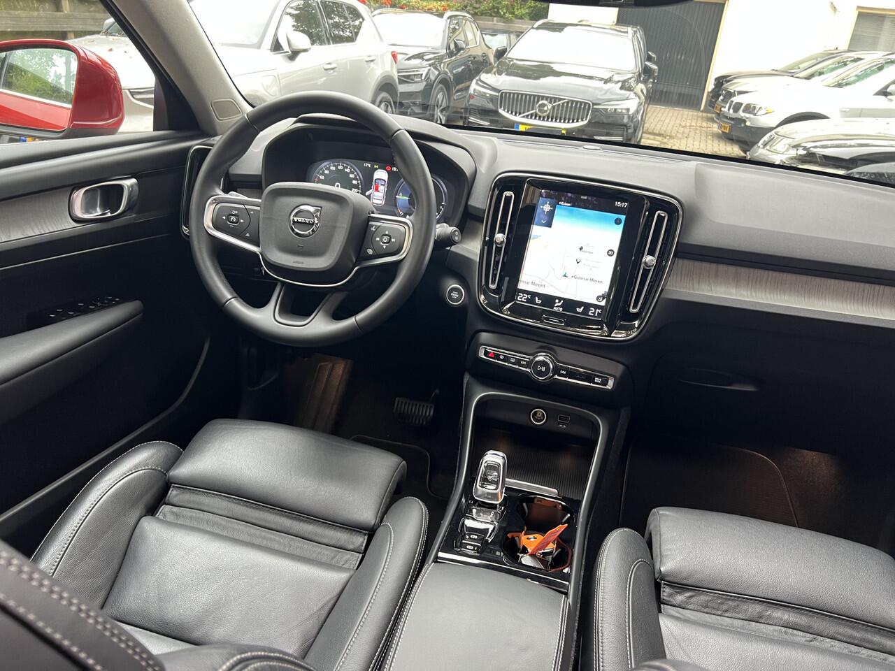 Volvo XC40 1.5 T5 Recharge Inscription Leer Schuif/kantel dak Navigatie