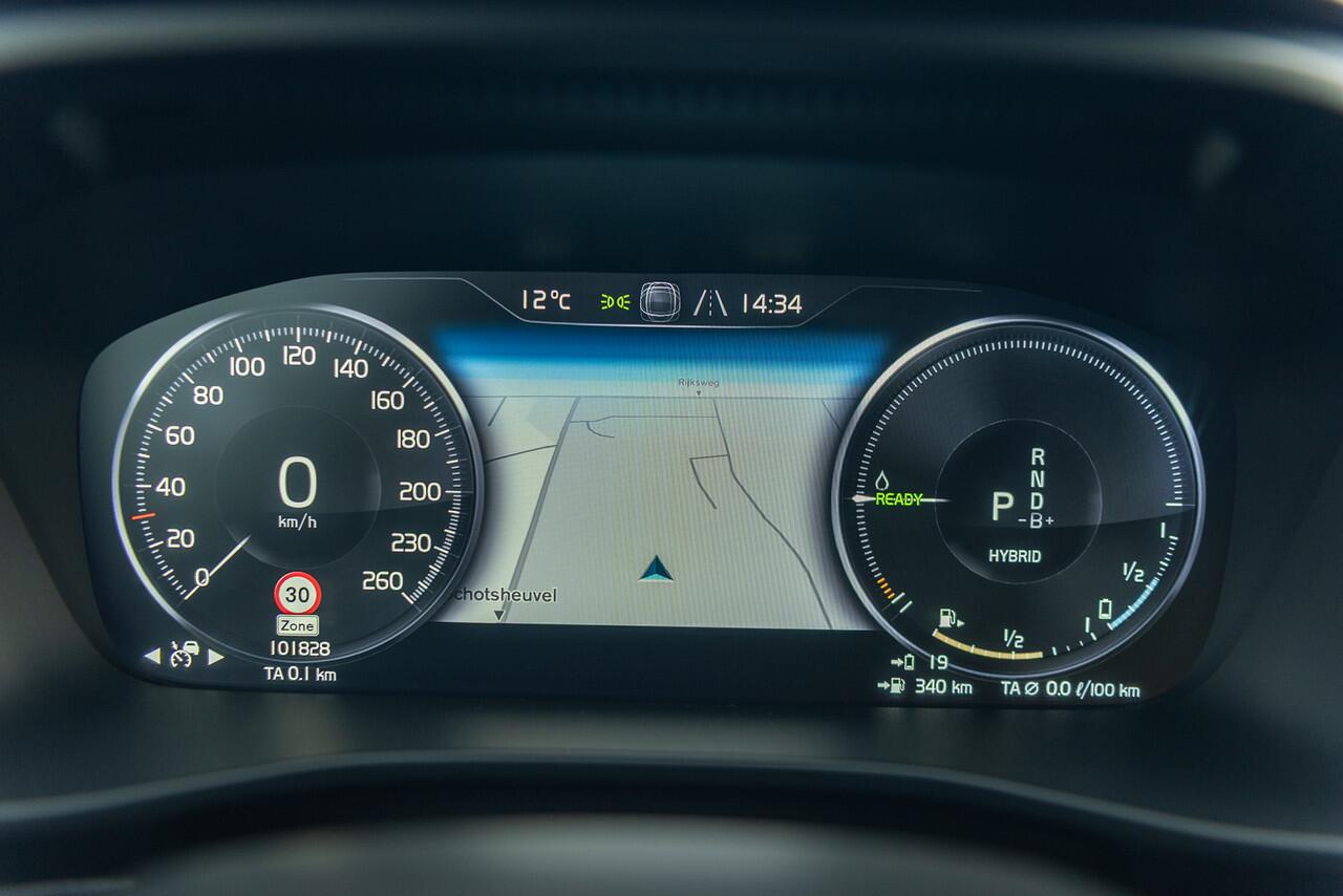 Volvo XC40 T4 Aut. Plug-in Hybrid Plus Dark ACC Parkeercamera Stoelverwarming 211pk