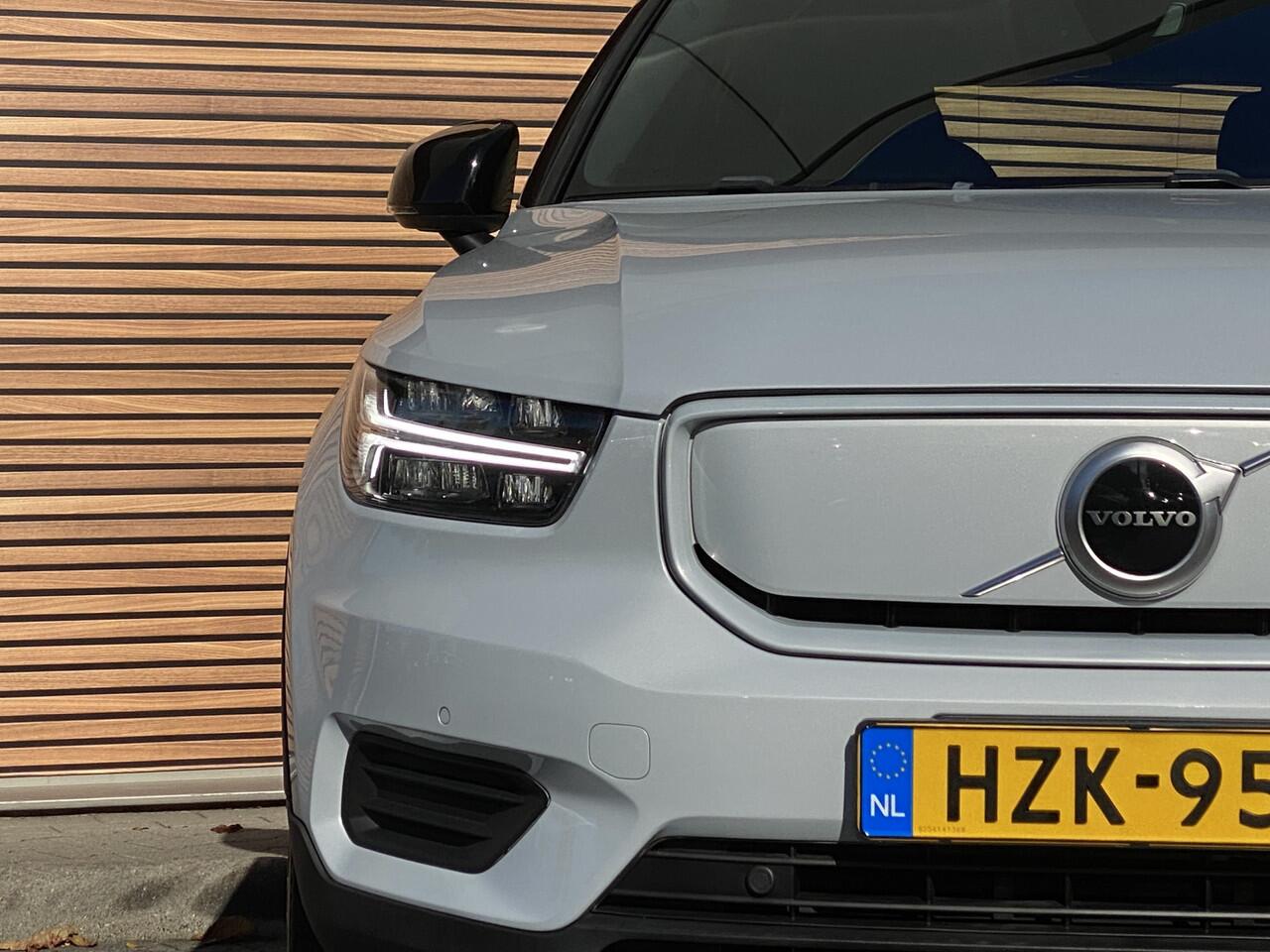 Volvo XC40 Recharge P8 AWD R-Design Camera / Stoel/stuur verwarming / Navigatie