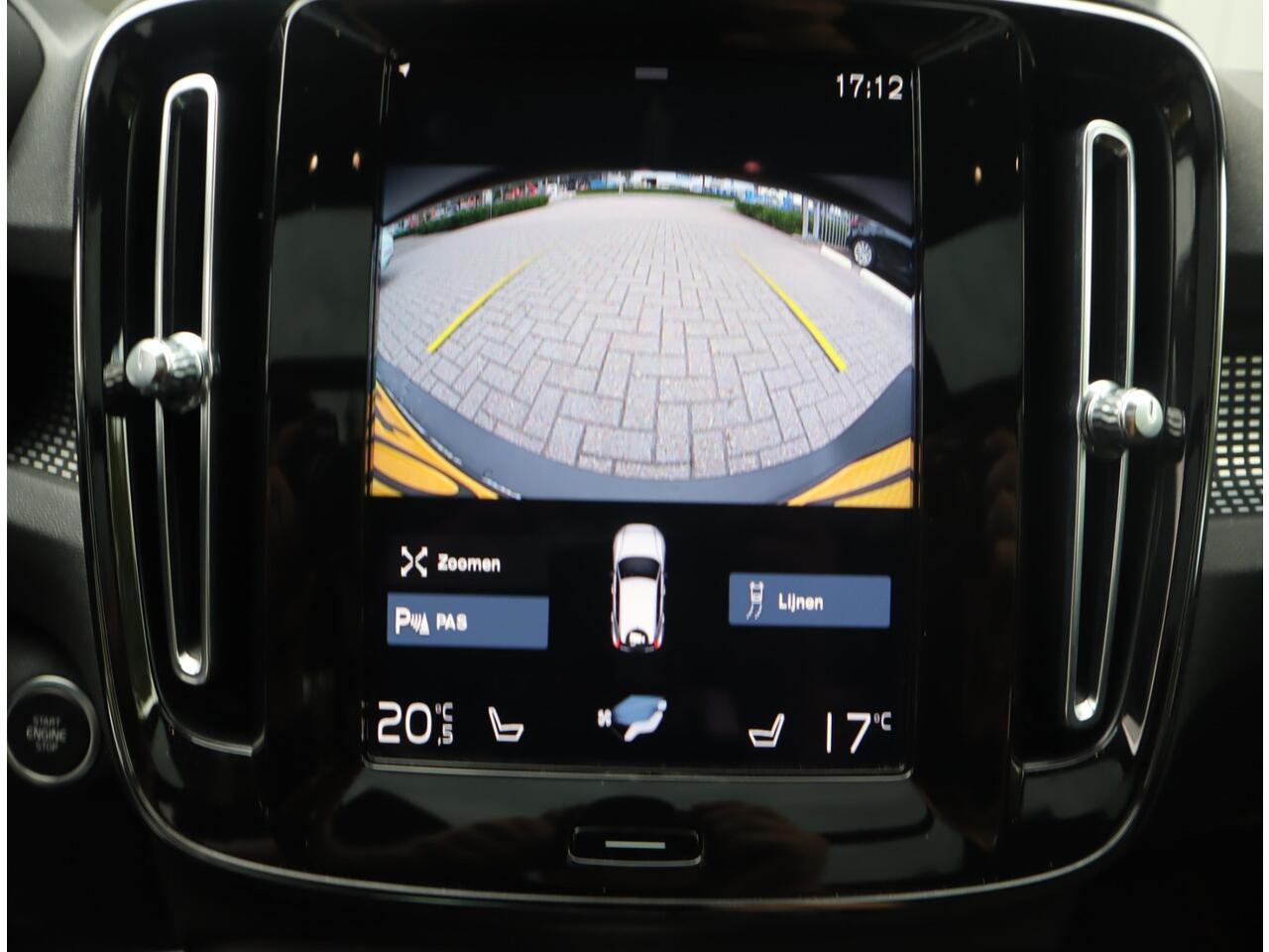 Volvo XC40 1.5 T4 Recharge R-Design / NL Auto / Panodak