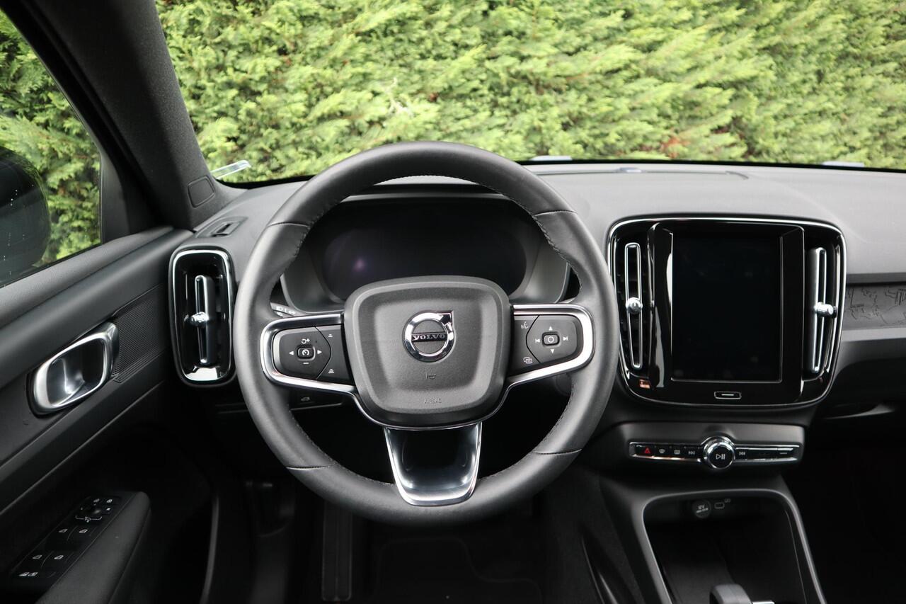 Volvo XC40 Recharge Core 70 kWh l Verwarmbare Voorstoelen l Stuurwielverwarming l Warmtepomp