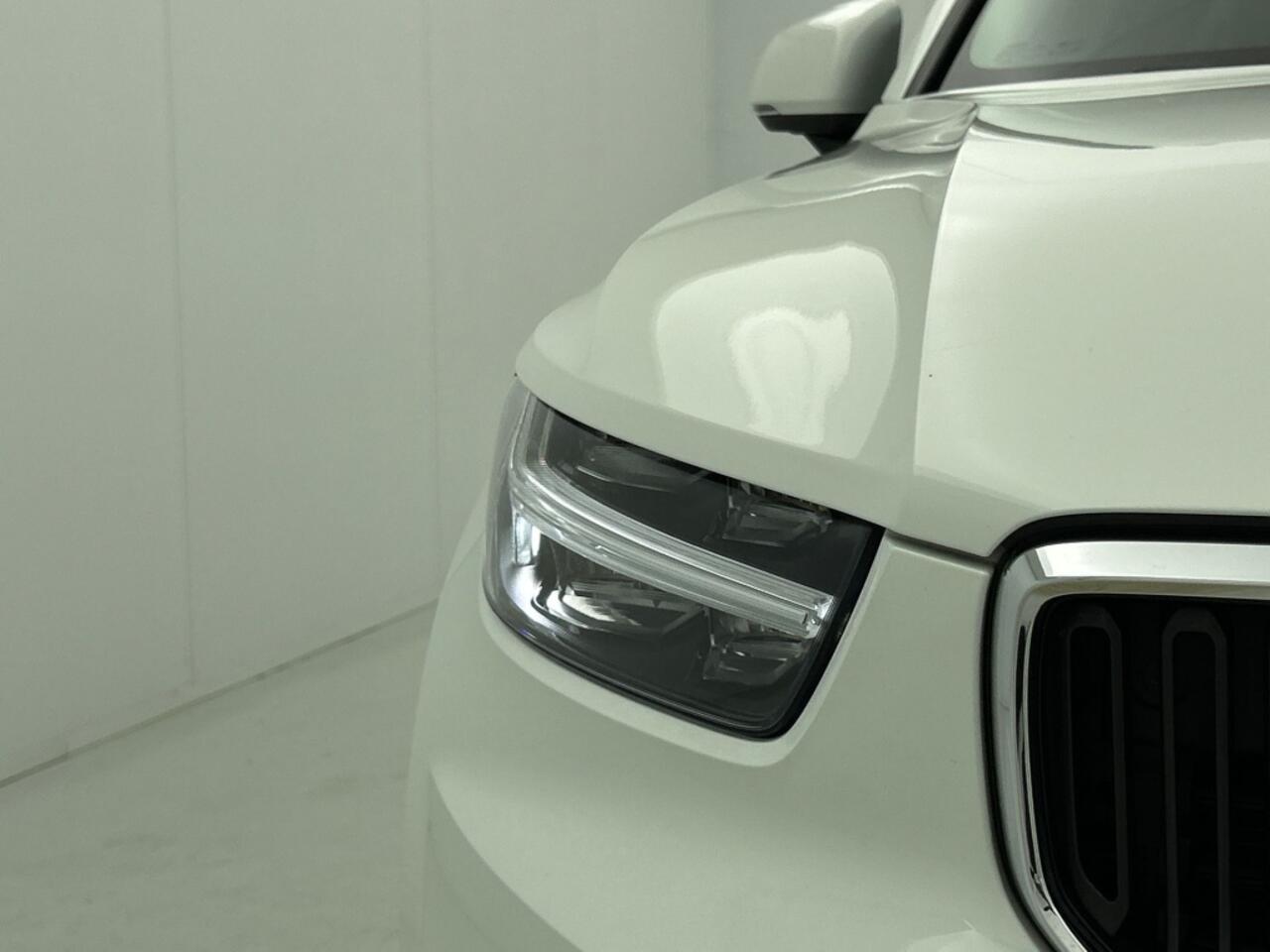 Volvo XC40 T3 Momentum Pro | Trekhaak | Pilot Assist | Camera | BLIS |