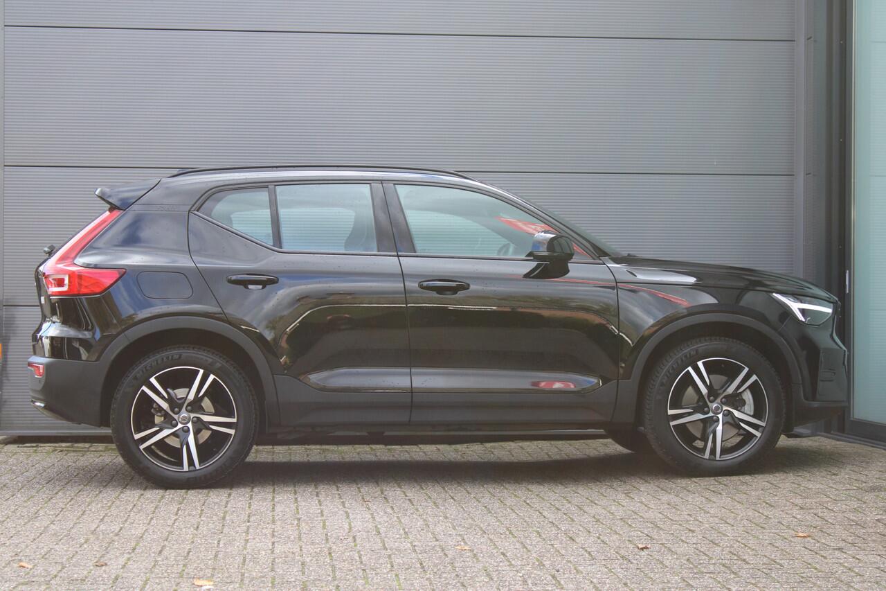 Volvo XC40 1.5 T4 Plug-in hybrid Plus Dark | Trekhaak | H/K | Pilot Assist | Memory | Navigatie | 360 Camera