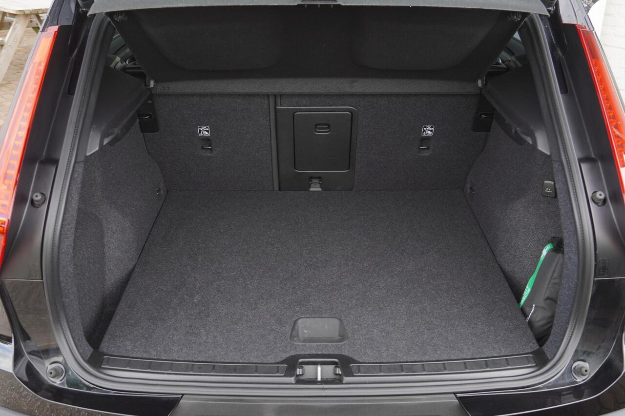 Volvo XC40 1.5 T5 Plug-in hybrid Plus Dark