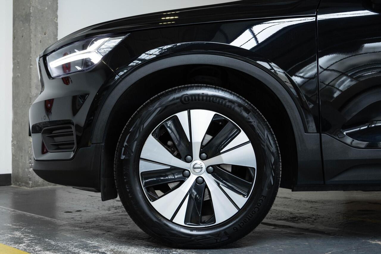 Volvo XC40 T3 Automaat Momentum | Semi Electrische wegklapbare trekhaak | 360° Parkeercamera | BLIS | Parkeersensoren voor + achter | Adaptive cruise control | Climate Control | Navigatie | Dealeronderhouden |