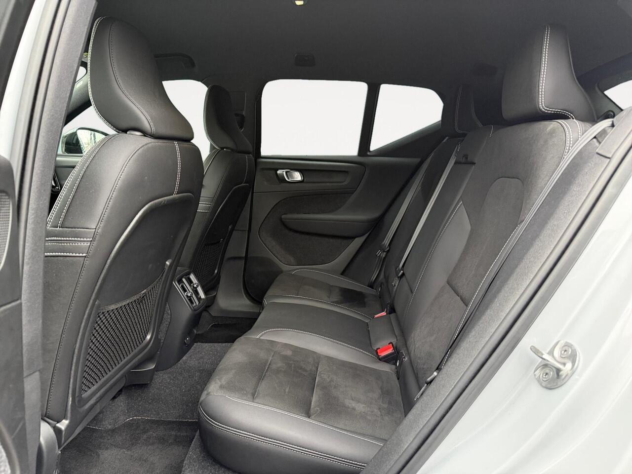 Volvo XC40 Recharge Plus | Stoelverwarming | Achteruitrijcamera | Keyless entry |