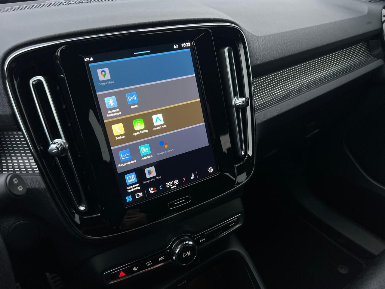 Volvo XC40 Recharge P8 AWD R-Design NL AUTO | LEDER | CAMERA | HARMAN KARDON | STUURWIEL VERW