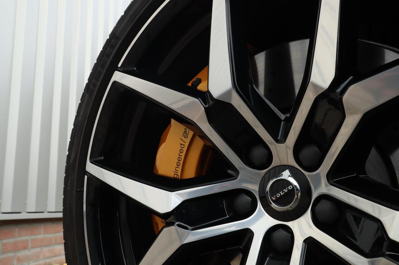 Volvo XC60 2.0 T8 Plug-in-hybrid AWD Polestar Engineered | 360-camera | Verstelbare schokdemping | Schuif/kanteldak | 22" velgen | BTW | Trekhaak |
