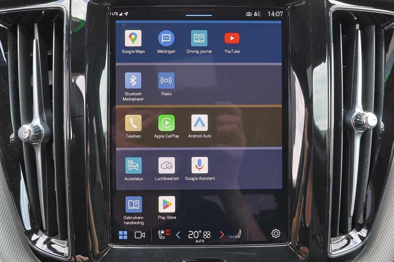 Volvo XC60 T8 Recharge AWD Ultra Black Edition - Luchtvering - Panorama/schuifdak - Massage&Ventilatie stoelen - IntelliSafe Assist & Surround - 360º Camera - Bowers & Wilkins audio - Nappa leder - Adaptieve LED koplampen - Verwarmde voorstoelen & stuur - Parkeersen