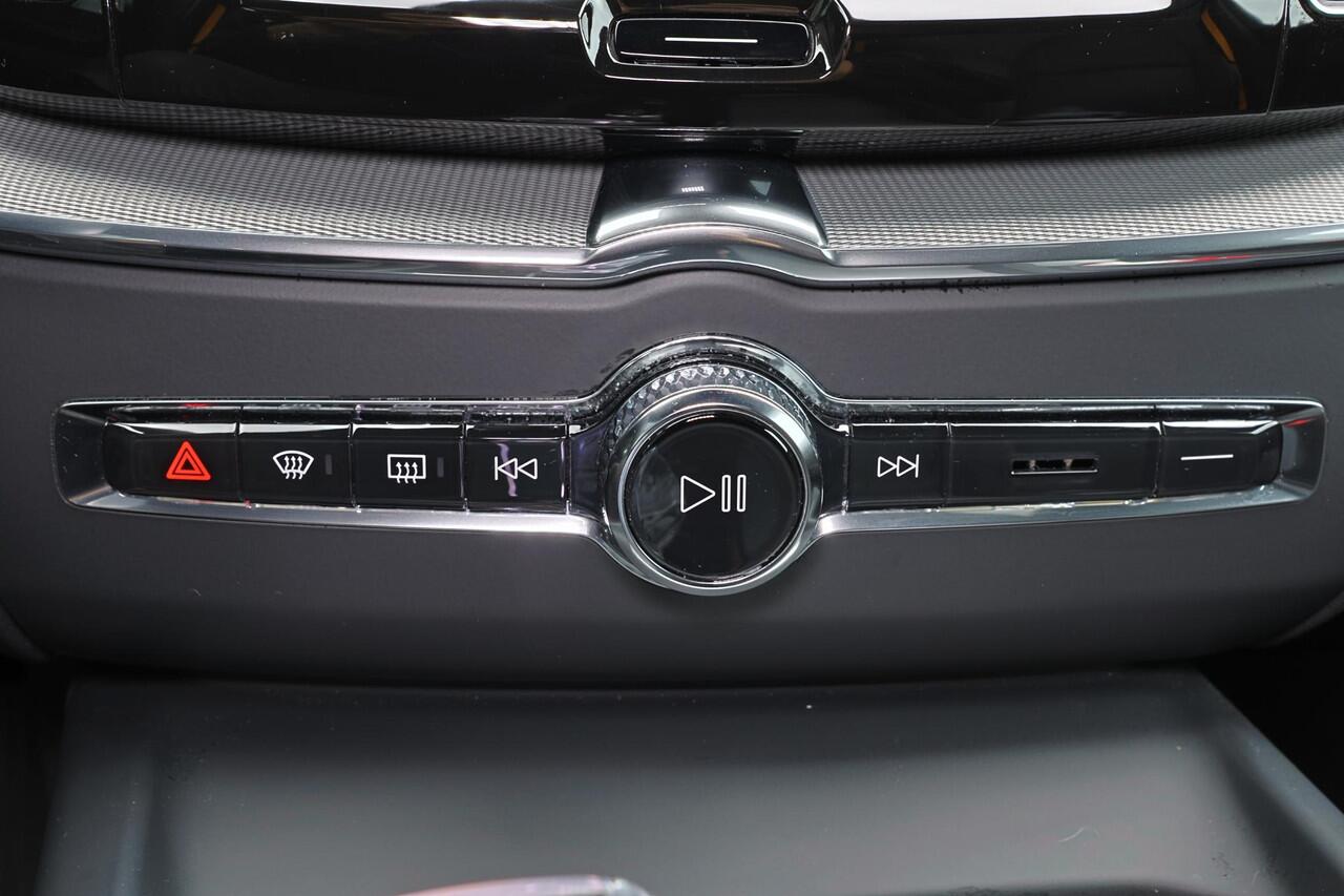 Volvo XC60 T8 AWD Polestar Engineered - Panorama/schuifdak - IntelliSafe Assist & Surround - 360º Camera - Bowers & Wilkins audio - Adaptieve LED koplampen - Verwarmde voorstoelen, stuur & achterbank - Parkeersensoren voor & achter - Elektr. bedienb. voorstoelen met