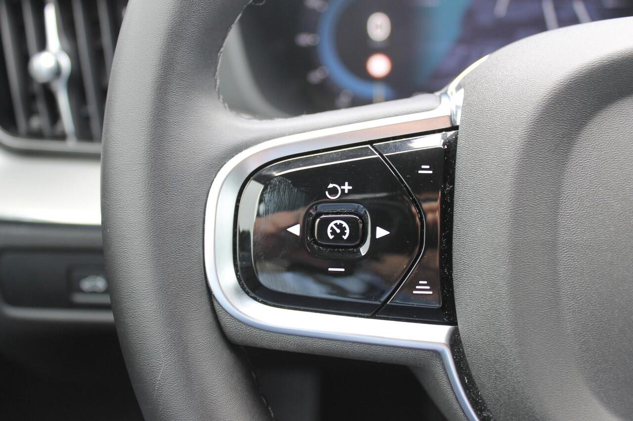 Volvo XC60 T6 350PK Plug-in hybrid AWD Ultra Black Edition Long Range / Lederlook dashboard / 360 graden camara / 21" lichtmetalen velgen