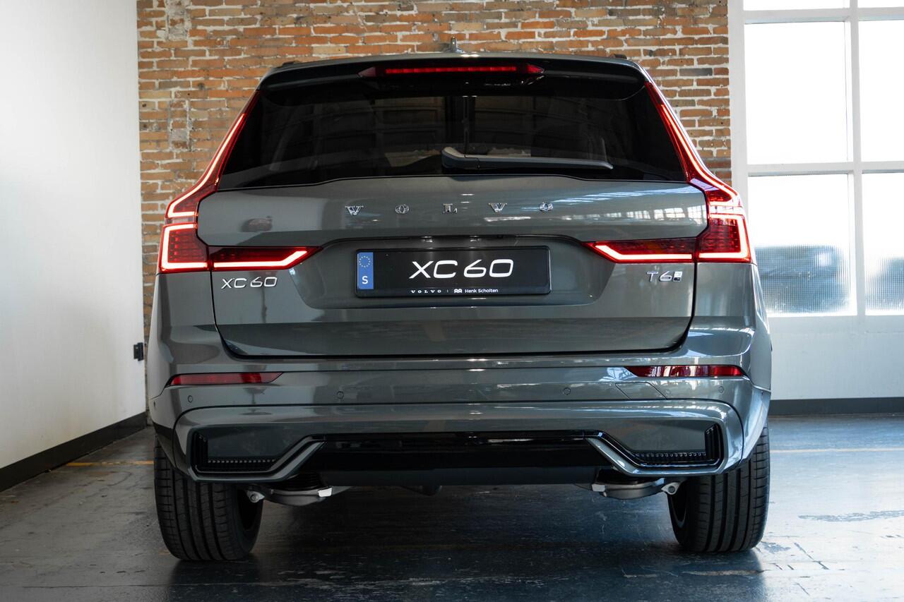 Volvo XC60 2.0 T6 Plug-in hybrid AWD Ultra Dark | Executive Line | Bowers & Wilkins | Luchtvering | Geventileerde Voorstoelen | Massagefunctie | 21" Lichtmetalen Wielen |