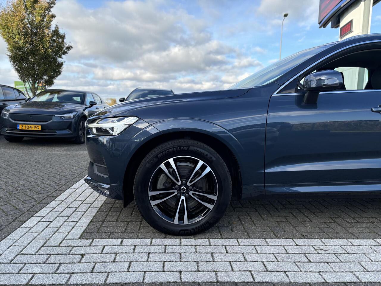 Volvo XC60 B5 Momentum Pro | Park.Camera | Leder | Memoryseats | Dealeronderhouden |