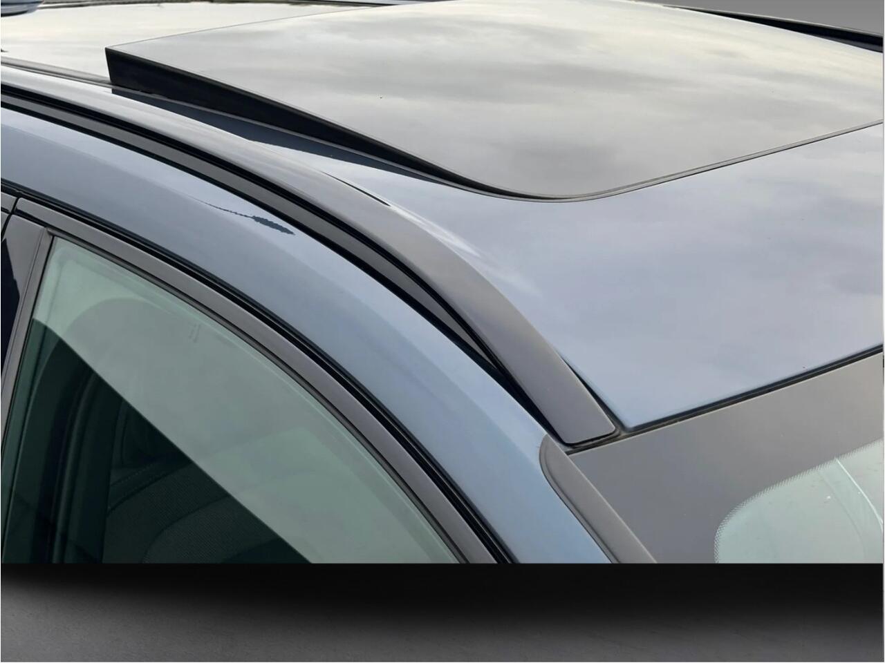 Volvo XC60 2.0 T6 Plug-in Hybrid AWD R-Design Panodak Harman Kardon Trekhaak Dealer Onderhouden