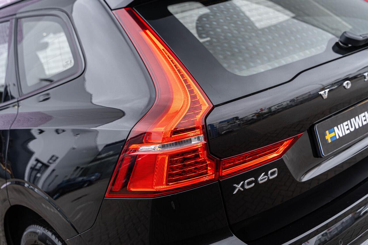 Volvo XC60 2.0 T6 Plug-in hybrid AWD Plus Dark | Long Range | Harman Kardon Audio | Schuif- / Kanteldak | Head Up Display | Stoel- / Stuurverwarming | Power Seats | Keyless | Parkeerverwarming | Dodehoek Detectie | Elektrische achterklep |