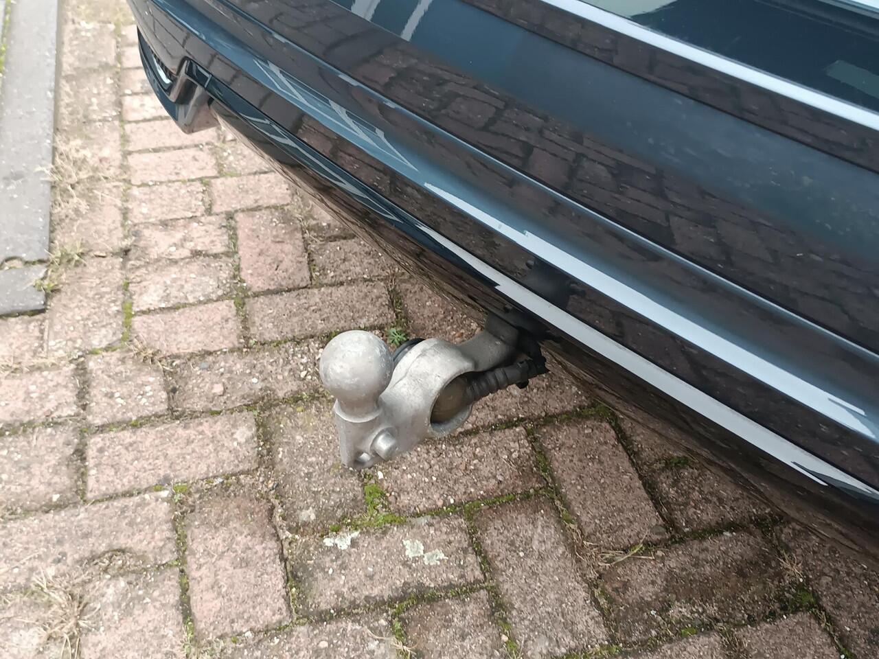 Volvo XC60 2.0 T6 Plug-in hybrid Dark, trekhaak, schuifdak