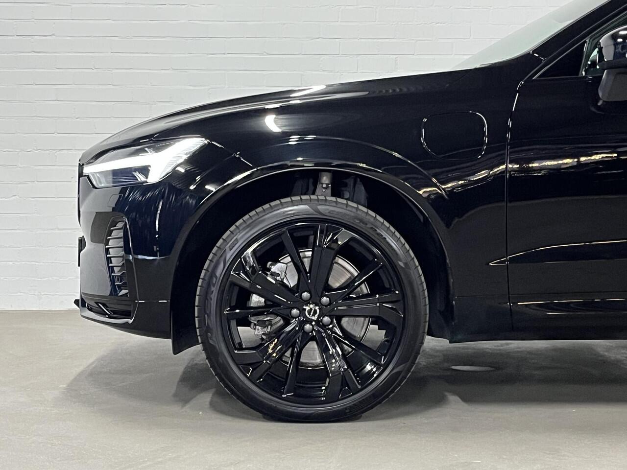 Volvo XC60 2.0 T6 Plug-in hybrid AWD Plus Black Edition | Open dak | Adapt. Cruise control | Stoel-/Stuurverwarming | Memory seats | 21" | Google