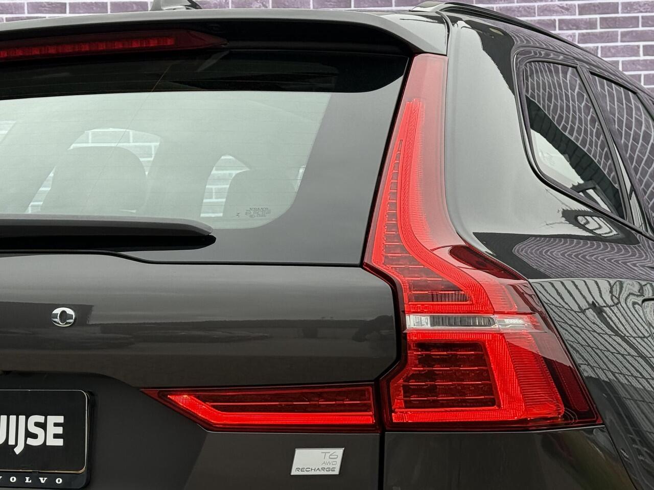 Volvo XC60 2.0 T6 Plug-in hybrid AWD Plus Dark | Adaptive cruise control | 360° camera | Trekhaak | Stoel- en stuurverwarming | Dode hoek detectie BLIS |