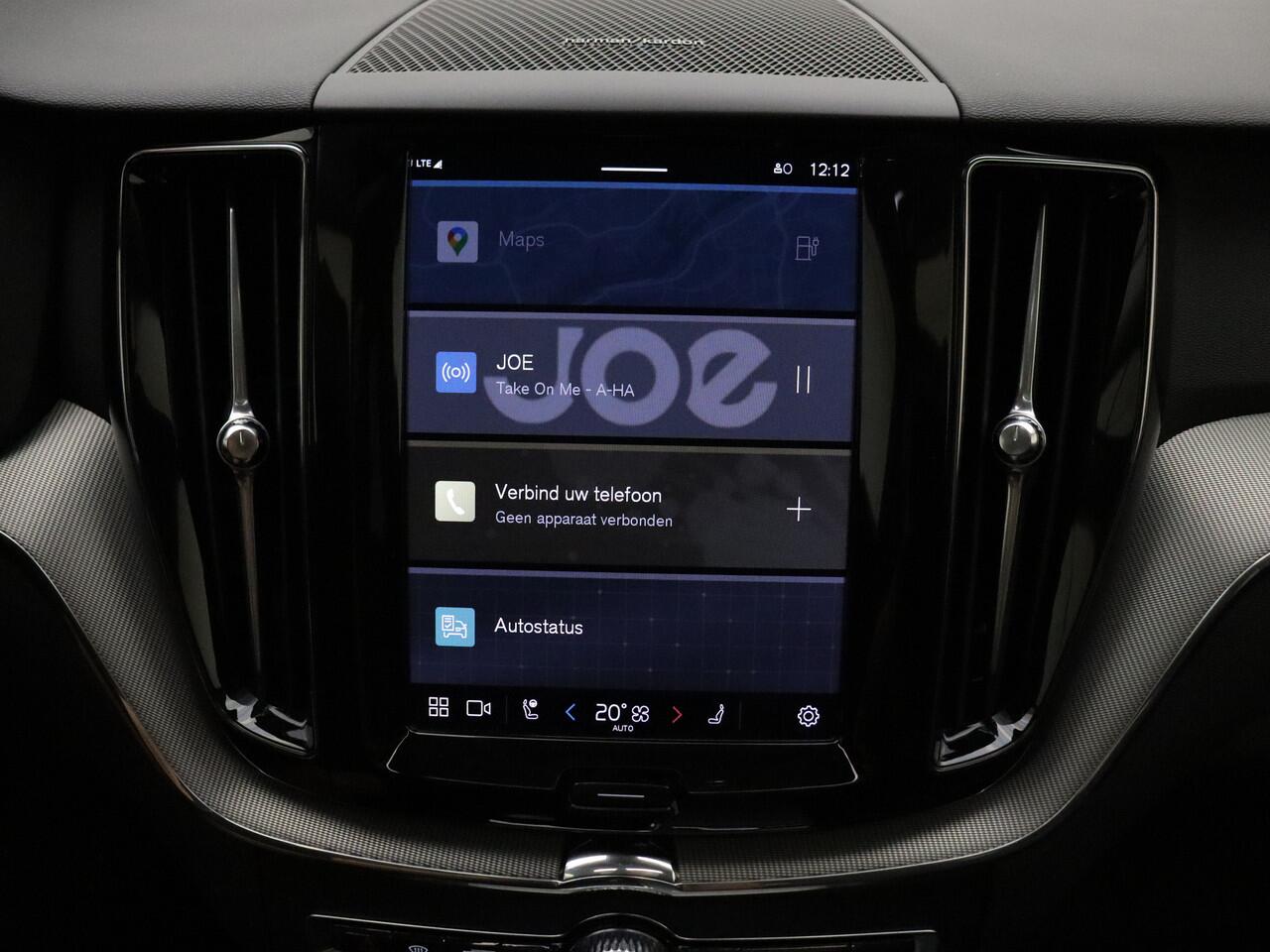 Volvo XC60 T6 350PK AWD Plus Dark / Camera rondom / Harman en Kardon audio / Panorama dak / Stoel/- en stuurverwarming / Trekhaak /