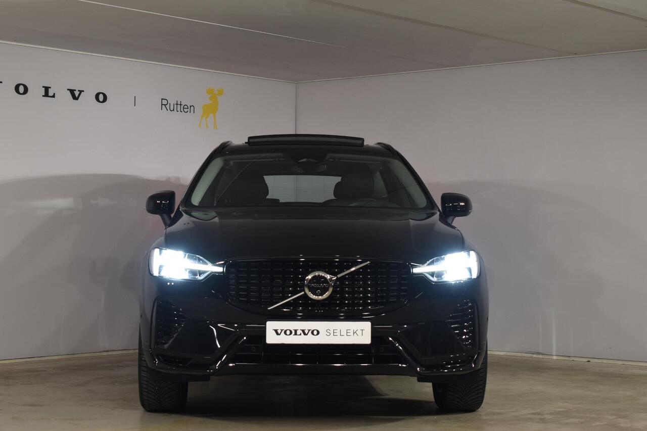 Volvo XC60 T6 350PK Automaat Plug-in Hybrid AWD Plus Dark / Navigatie / 360 Camera / Adaptieve Cruise Control / Stuur & Stoelverwarming / Elektr. Achterklep / Schuifdak / Trekhaak