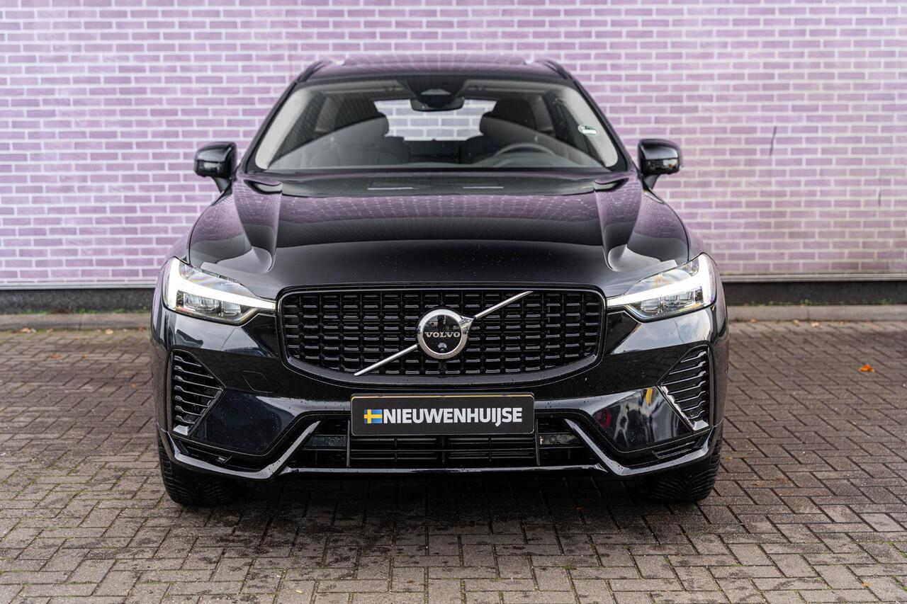 Volvo XC60 2.0 T6 Plug-in hybrid AWD Plus Dark | Trekhaak | 360 camera | Adaptive Cruise Control | Google Maps navigatie | Panoramadak | Verwarmbare achterbank/voorstoelen/stuurwiel | Elektrische stoelverstelling | Dodehoekdetectie |