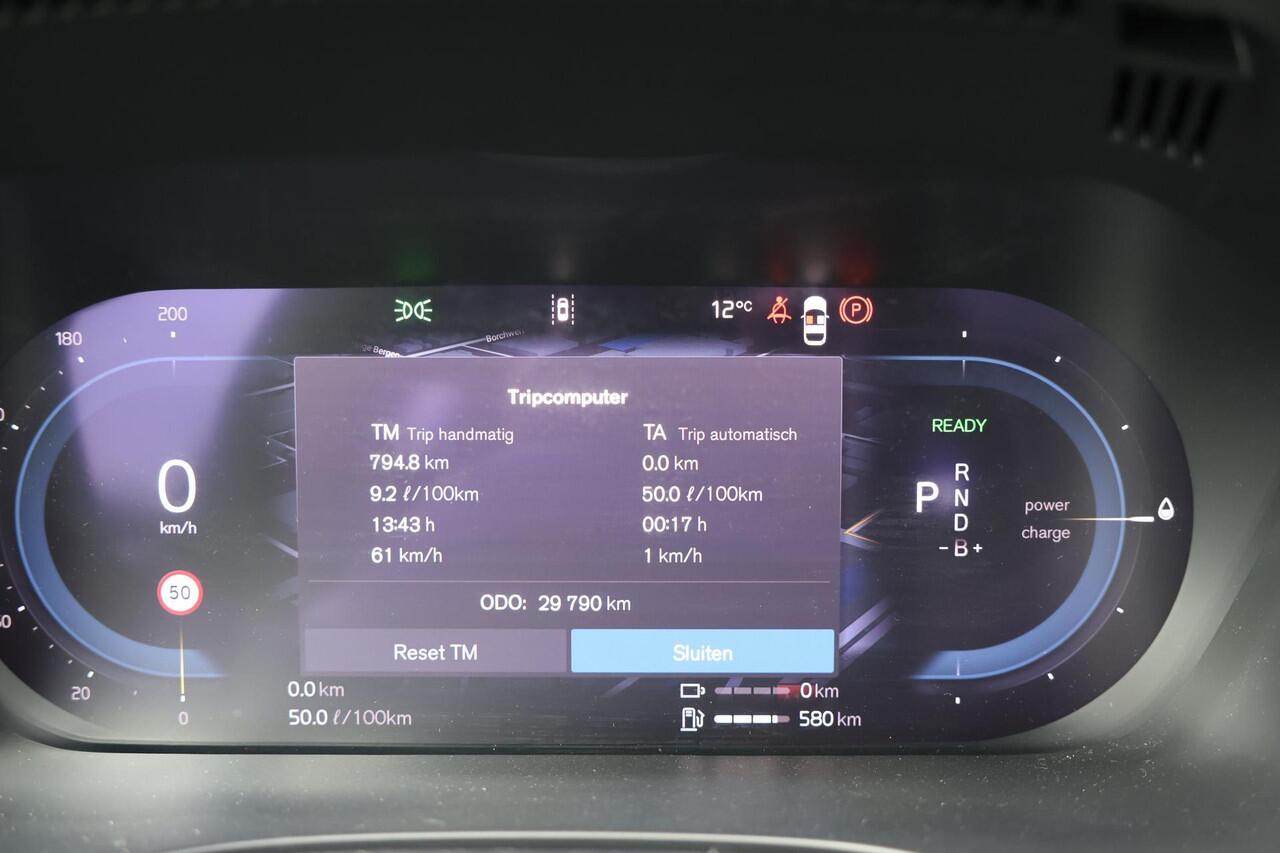 Volvo XC60 T6 Recharge AWD Ultimate Dark - Luchtvering - Panorama/schuifdak - IntelliSafe Assist & Surround - 360º Camera - Bowers & Wilkins audio - Verwarmde voorstoelen, stuur & achterbank - Parkeersensoren voor & achter - Elektr. bedienb. voorstoelen met geheugen