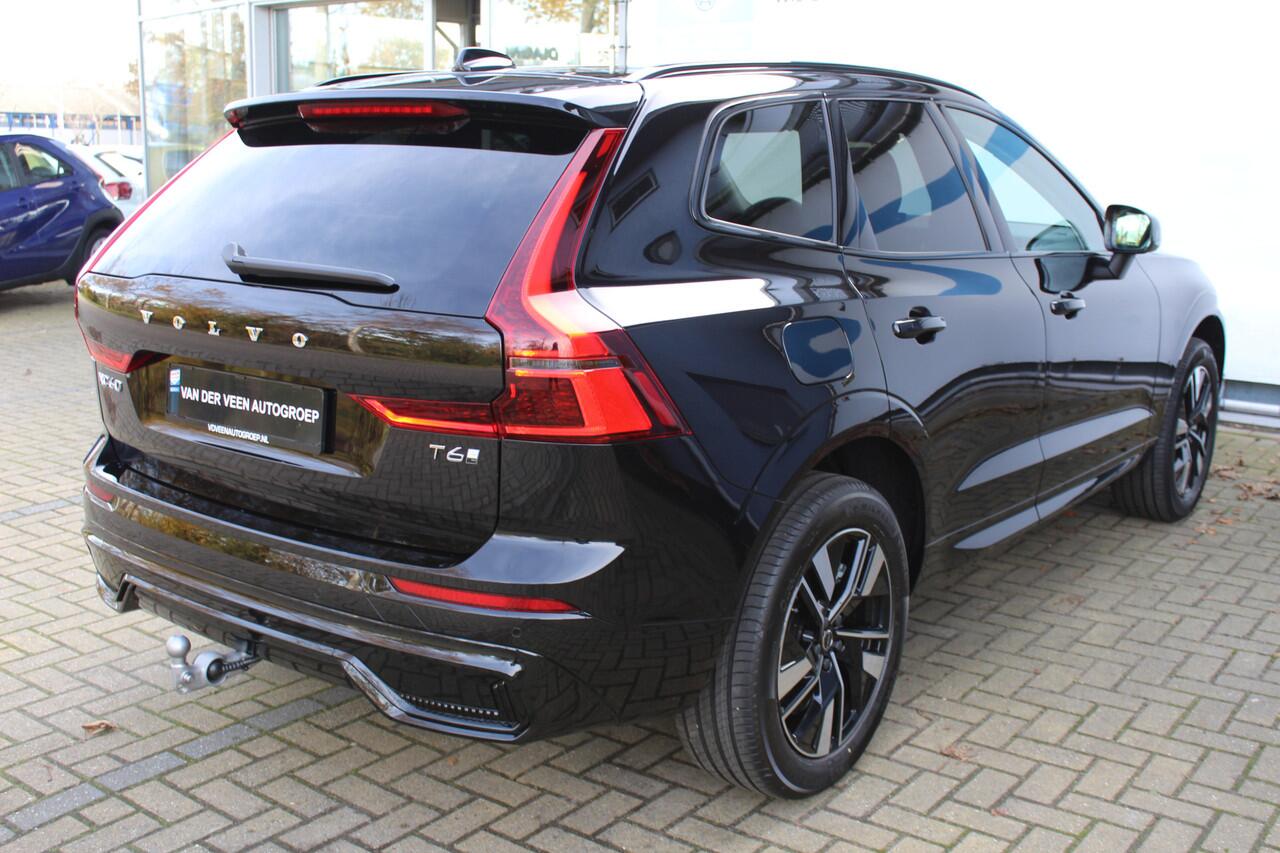 Volvo XC60 2.0 T6 Plug-in hybrid AWD Plus Dark | FACELIFT | Keyless entry/start | Achteruitrijcamera | Elektrische kofferbakklep | Memory stand stoelen | Adaptive cruise | Wegklapbare trekhaak | Apple CarPlay/Android Auto | Climate controle | Draadloze telefoonlader