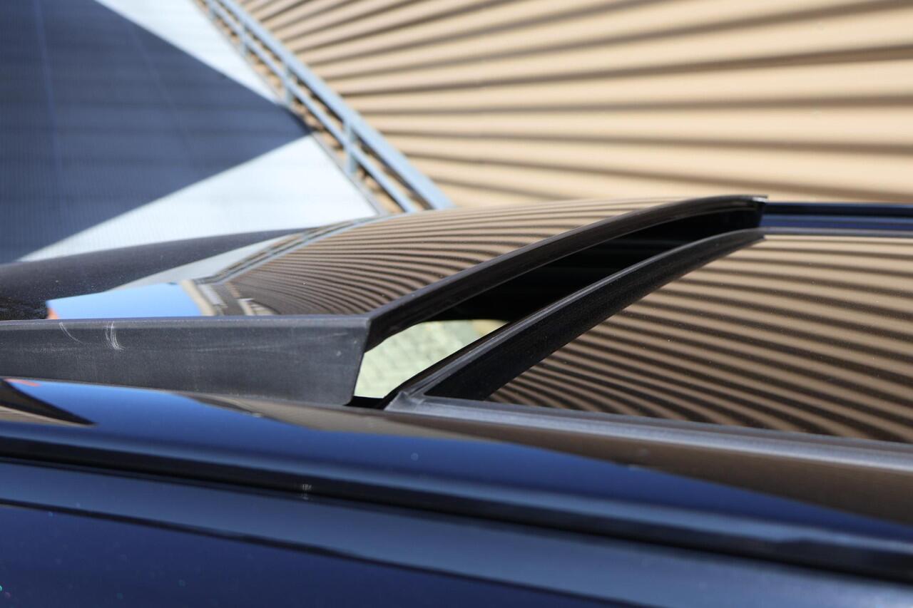 Volvo XC60 2.0 T8 Twin Engine AWD R-Design | Luchtvering | Trekhaak