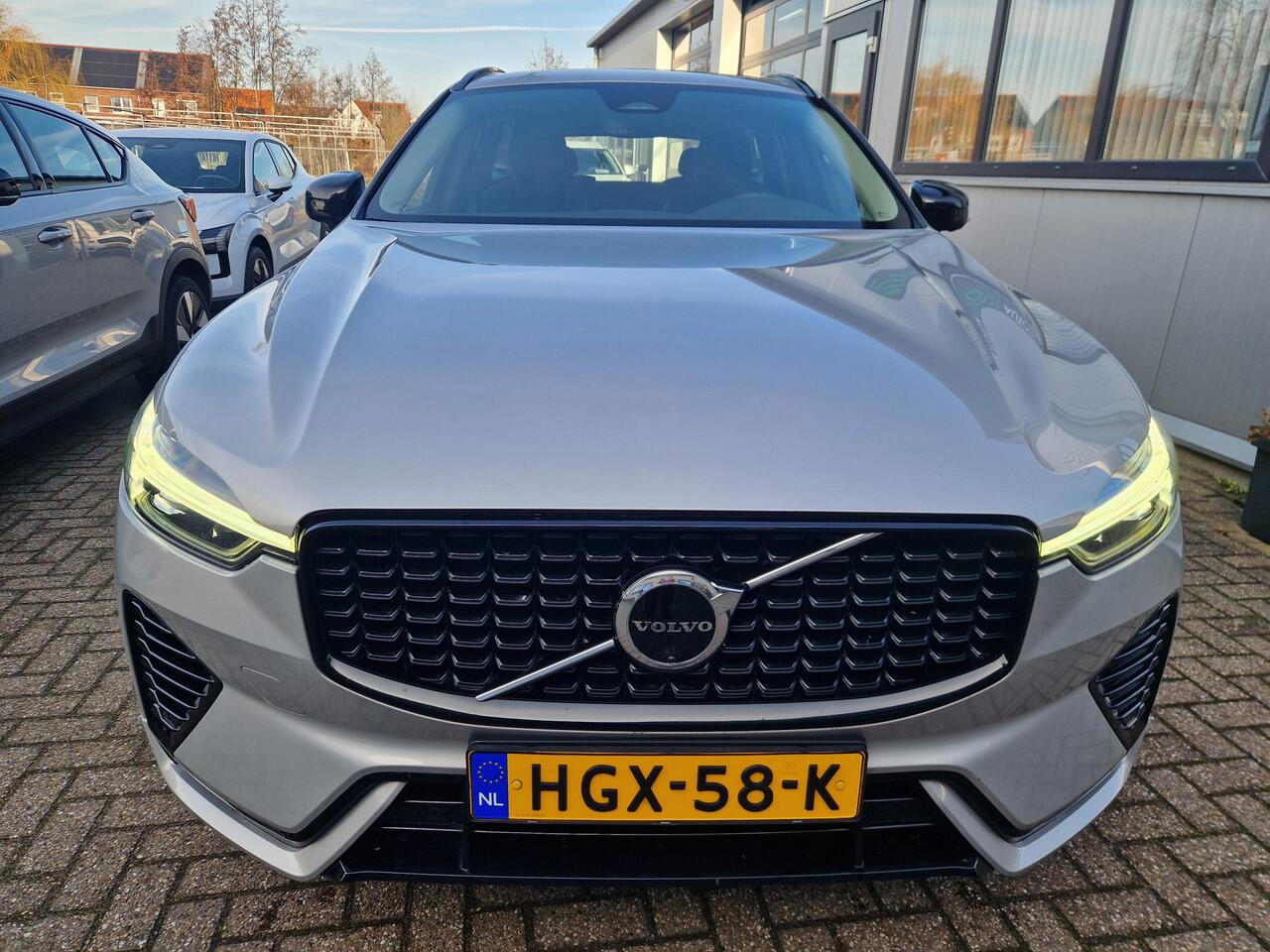 Volvo XC60 2.0 T6 Plug-in hybrid AWD Plus Dark 360 Cam | NL AUTO