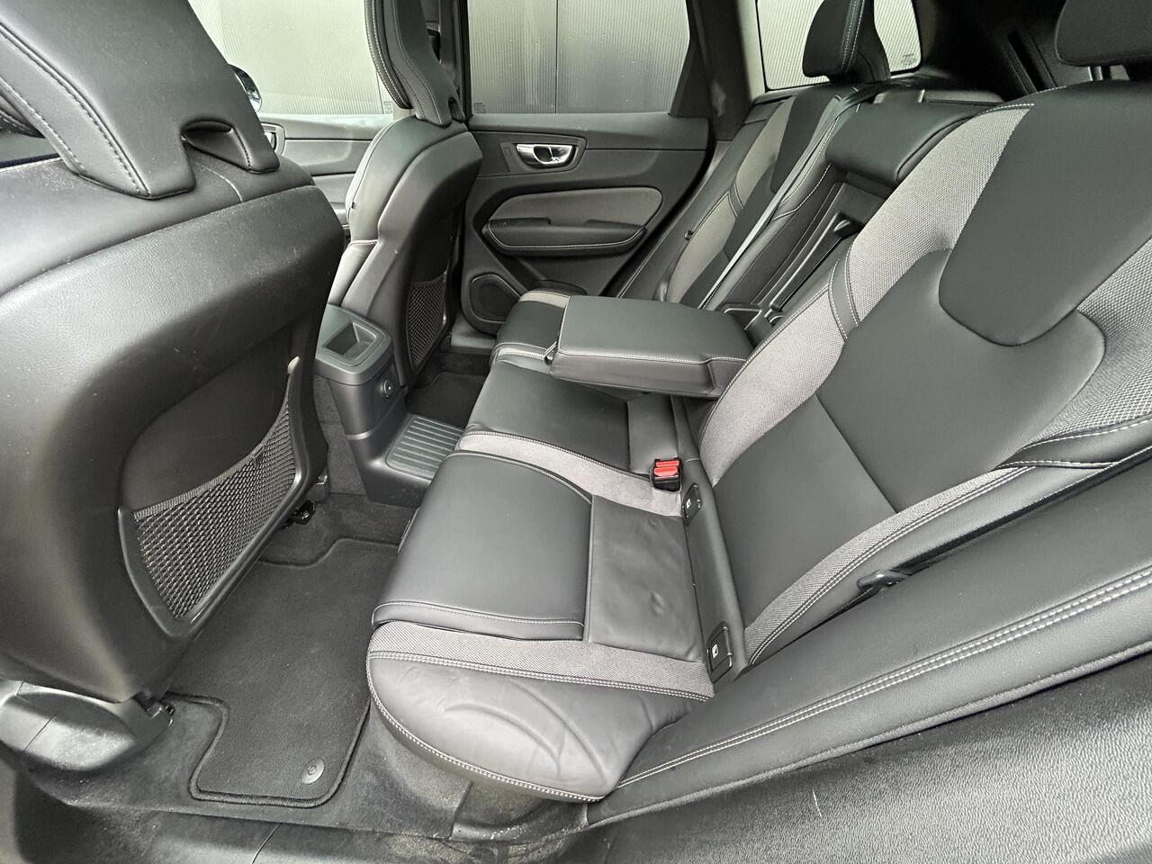 Volvo XC60 2.0 T8 Plug-in hybrid AWD Plus Black Edition Panorama dak / Adaptive cruise control / Elektr. stoelverstelling / 360 camera / stoel- en stuurverwarming