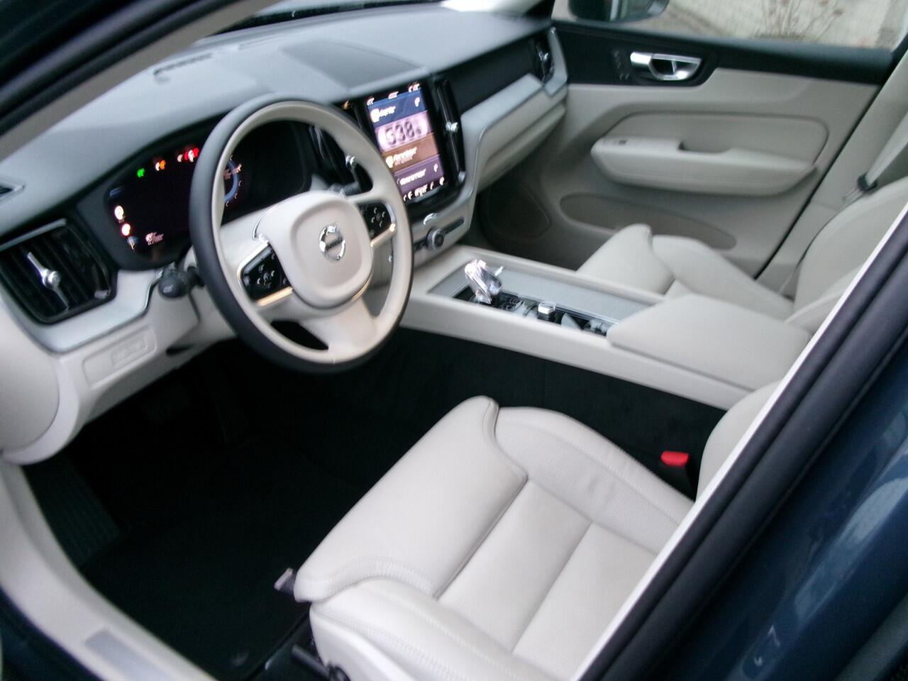 Volvo XC60 2.0 T8 Plug-in hybrid AWD Plus Dark