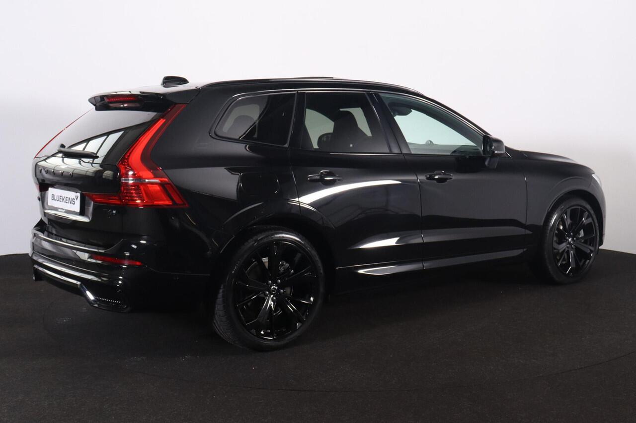 Volvo XC60 T6 Recharge AWD Ultra Black Edition - Luchtvering - Nappaleder - Stoelventilatie - Massagefunctie - IntelliSafe Assist & Surround - 360º Camera - Bowers & Wilkins audio - Adaptieve LED koplampen - Nappa leder - Verwarmde voorstoelen, stuur & achterbank - 