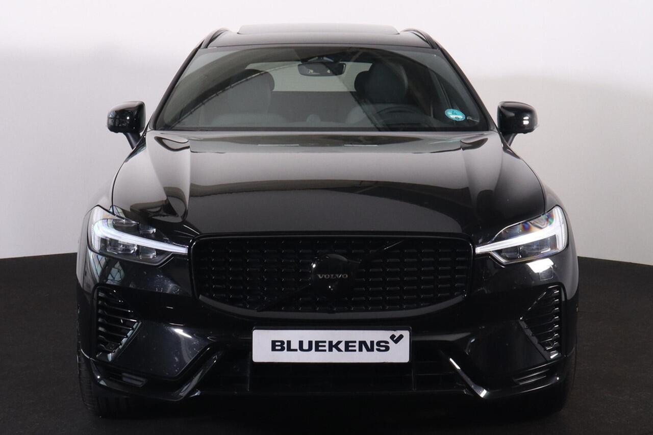 Volvo XC60 T8 Recharge AWD Black Edition Ultra - Luchtvering - Bowers & Wilkins Audio - IntelliSafe Assist & Surround - 360º Camera - Adaptieve LED koplampen - Verwarmde voorstoelen, stuur & achterbank - Parkeersensoren voor & achter - Elektr. bedienb. voorstoelen m