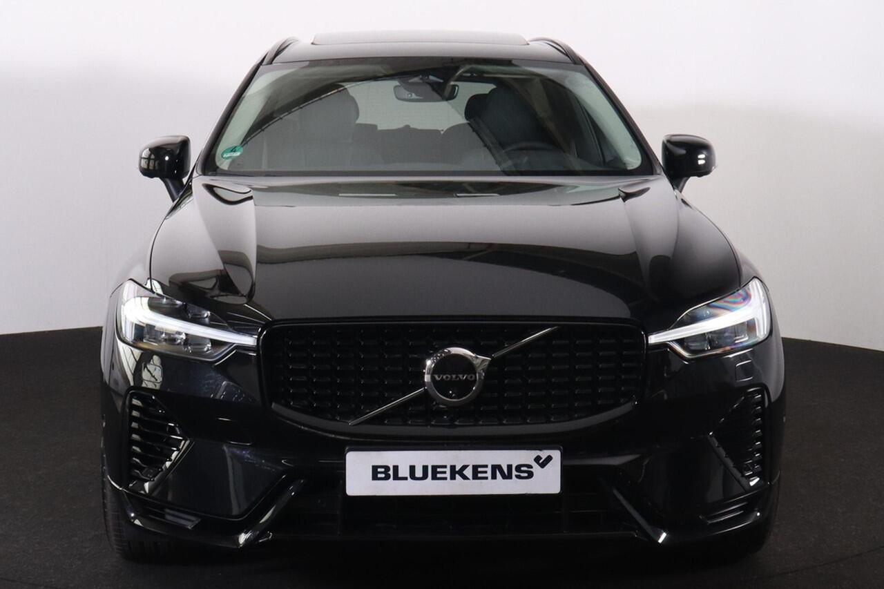 Volvo XC60 T8 Recharge AWD Plus Dark - Luchtvering - Panorama/schuifdak - IntelliSafe Assist & Surround - 360º Camera - Harman/Kardon audio - Adaptieve LED koplampen - Verwarmde voorstoelen, stuur & achterbank - Parkeersensoren voor & achter - Elektr. bedienb. voors