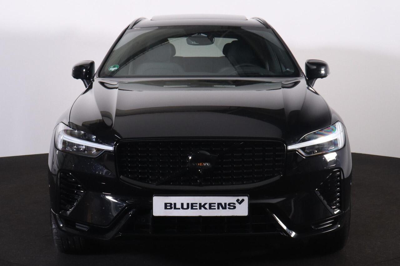 Volvo XC60 T6 Recharge AWD Ultra Black Edition - Panorama/schuifdak - IntelliSafe Assist & Surround - 360º Camera - Harman/Kardon audio - Adaptieve LED koplampen - Verwarmde voorstoelen, stuur & achterbank - Parkeersensoren voor & achter - Elektr. bedienb. voorstoel