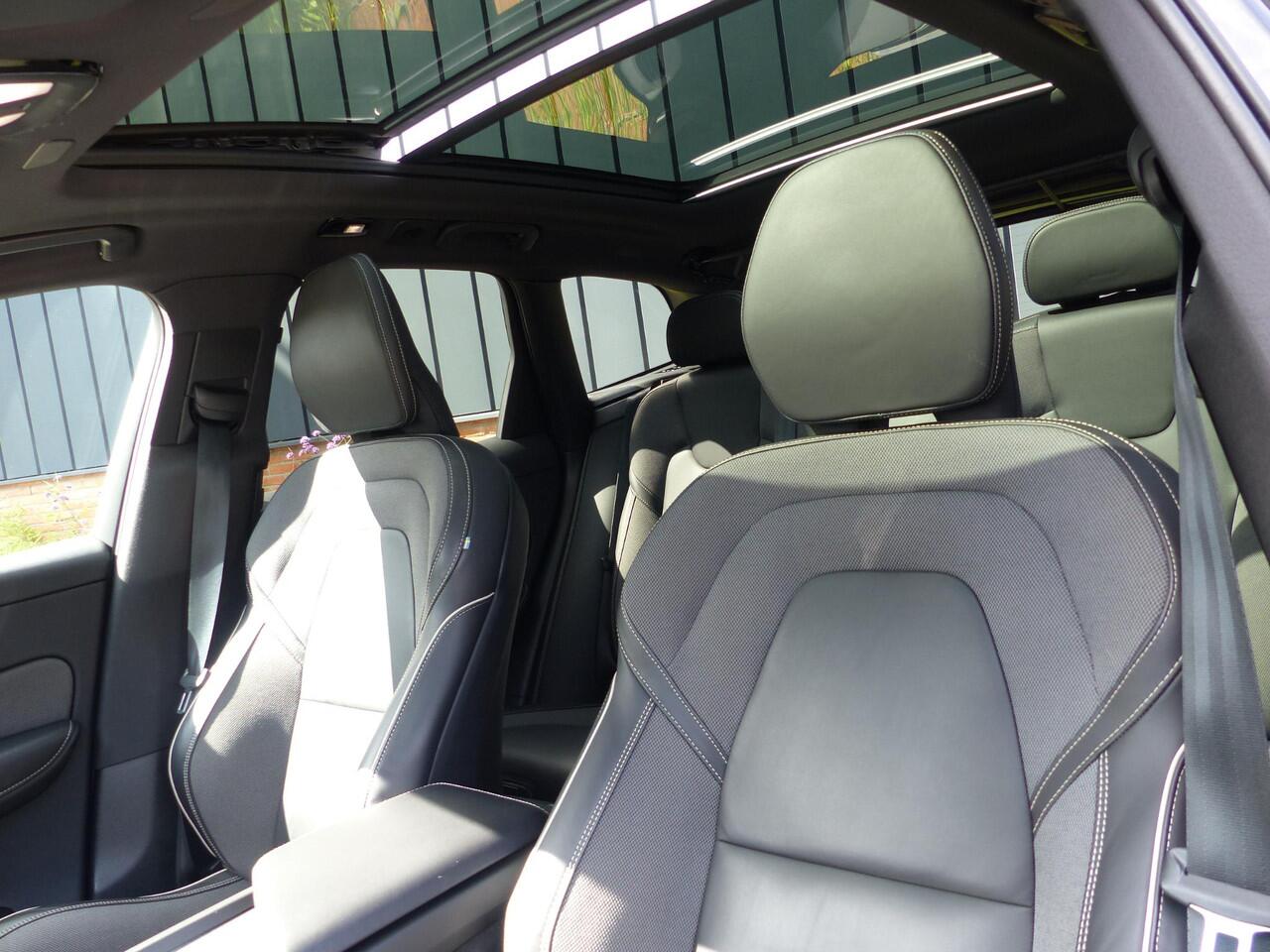 Volvo XC60 T6 Plug-in hybrid AWD Plus Dark |Long Range| Trekhaak| Sportstoelen|