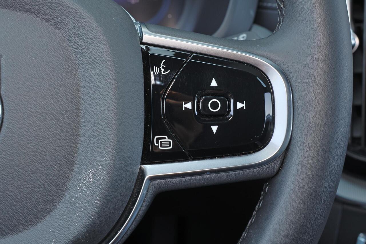 Volvo XC60 T6 Recharge AWD Ultra Black Edition - Panorama/schuifdak - IntelliSafe Assist & Surround - Massage & Ventilatie stoelen - 360º Camera - Bowers & Wilkins audio - Nappa Leder - Adaptieve LED koplampen - Verwarmde voorstoelen & stuur - Parkeersensoren voor &